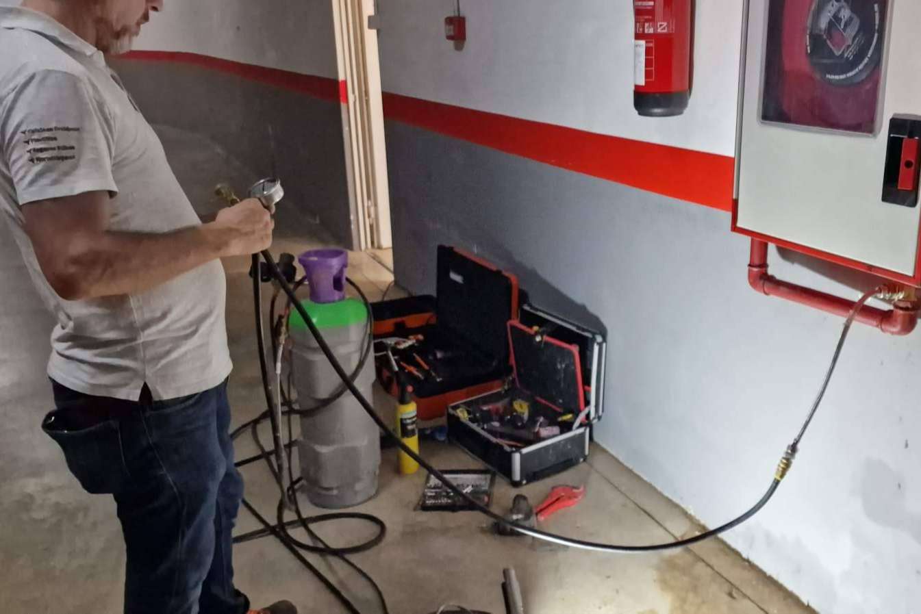 Los servicios de Mafe Pool Solutions permiten la localización y reparación de fugas de agua en piscina