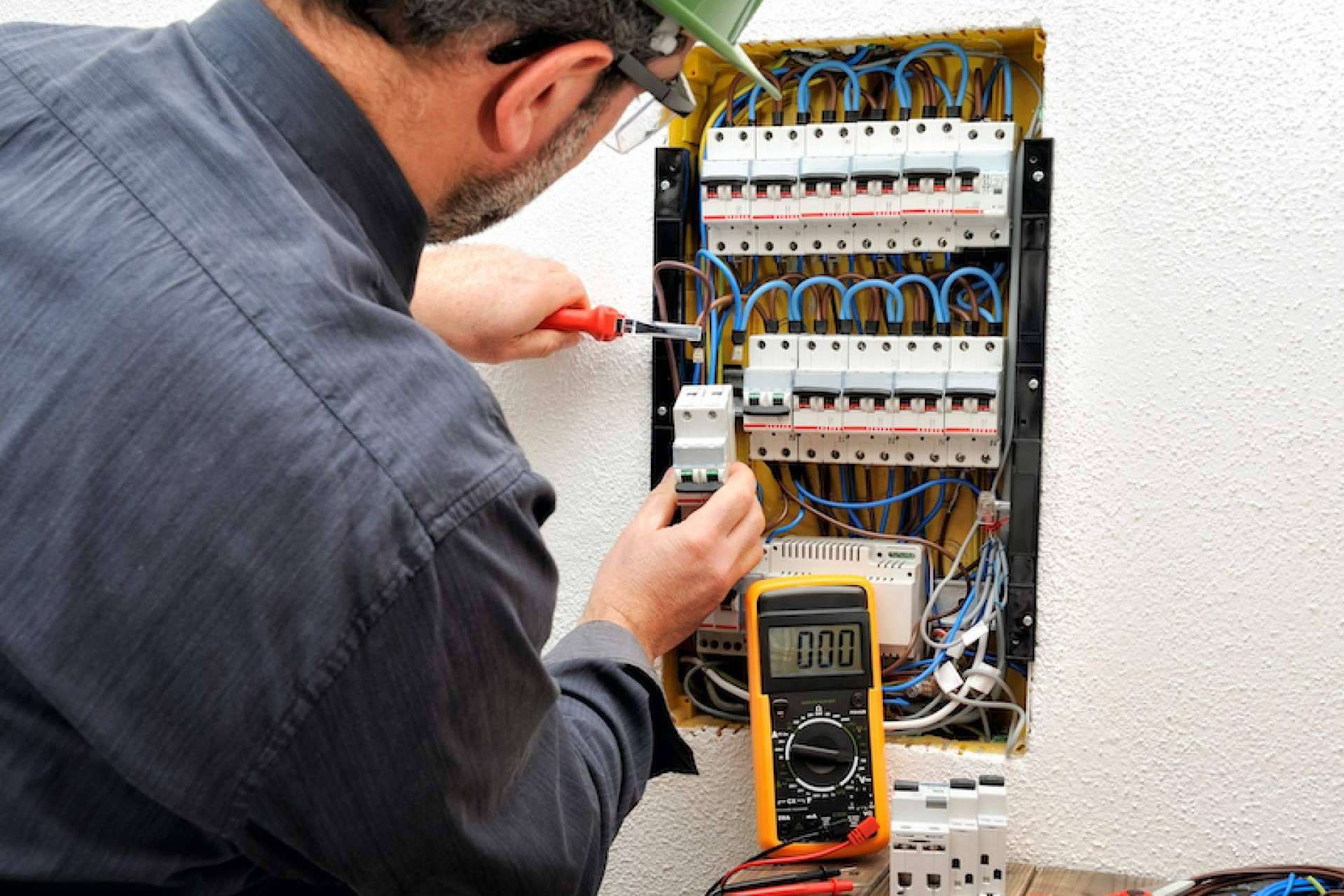 Nuevos magnetotérmicos estrechos IC40N de Schneider, de Cadenza Electric