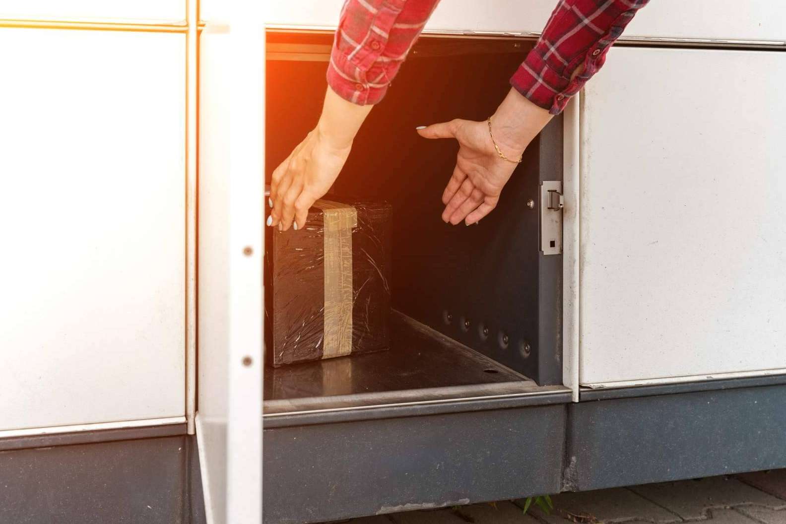 Soluciones inteligentes con el enfoque tecnológico de Happy Lockers para mejorar la experiencia turística