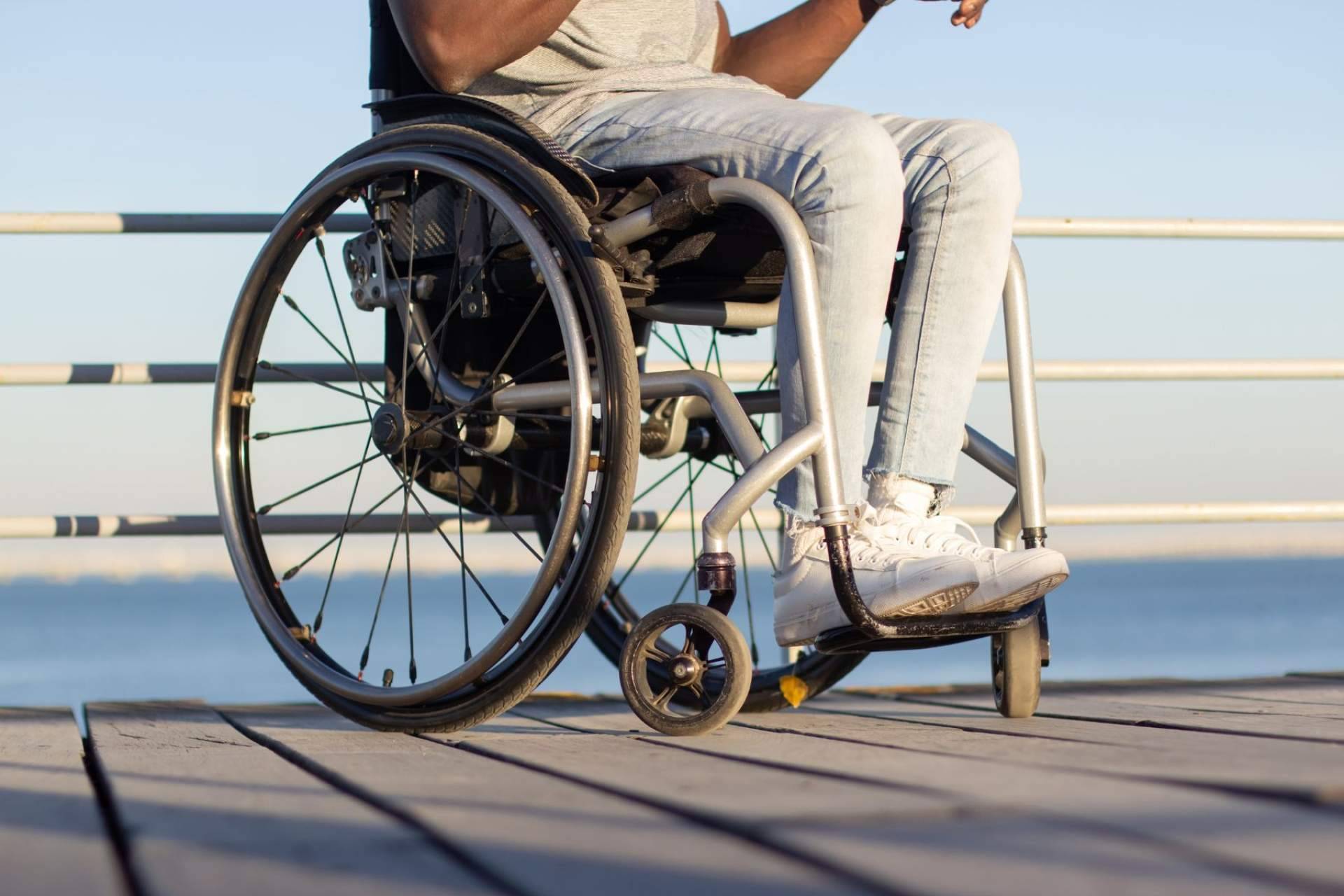 ¿Qué características ofrece la silla movilidad reducida de Mobility-Vida?
