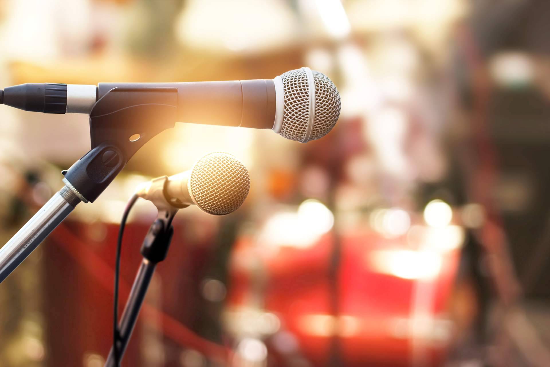 El servicio de la agencia Peculiar para contratar cantantes famosos para bodas