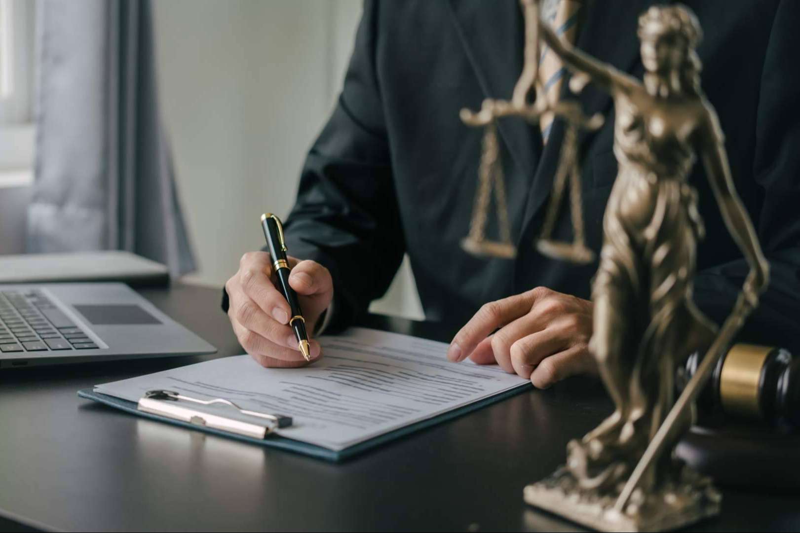 ¿Qué servicios de asesoría extranjería Madrid ofrece Legacity?