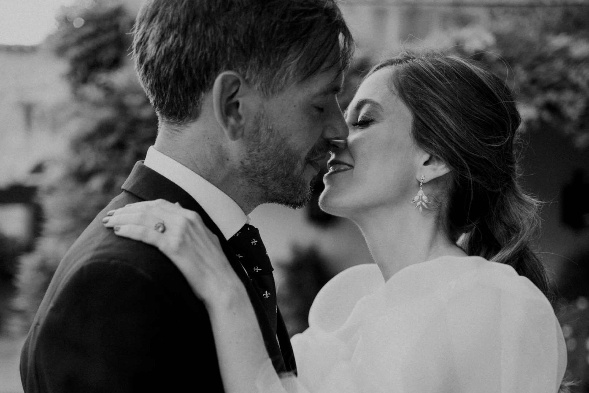 Sellar una historia de amor en la eternidad mediante la fotografía de bodas de Lorena León