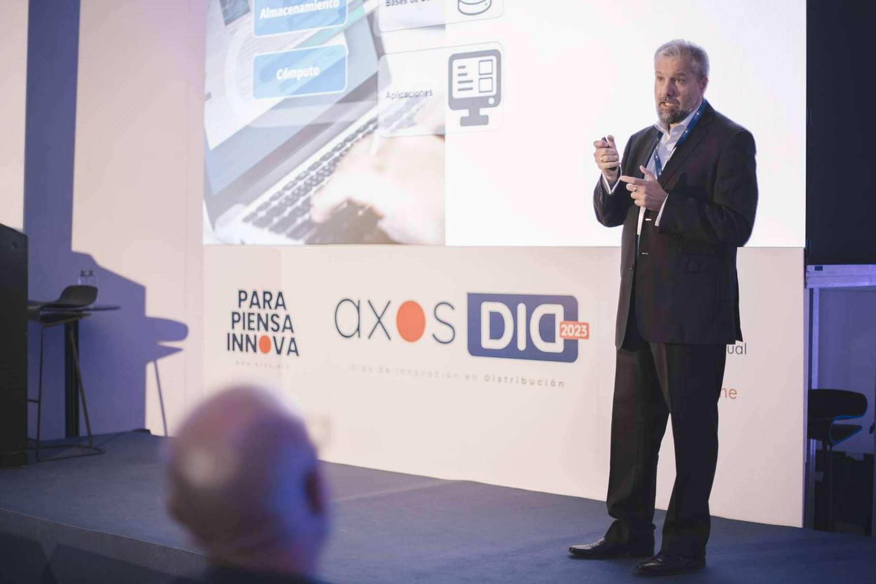 El futuro de la logística con Enrique Dans; 'Gracias a la IA ahorraremos combustible y recibiremos antes nuestros regalos de Navidad'