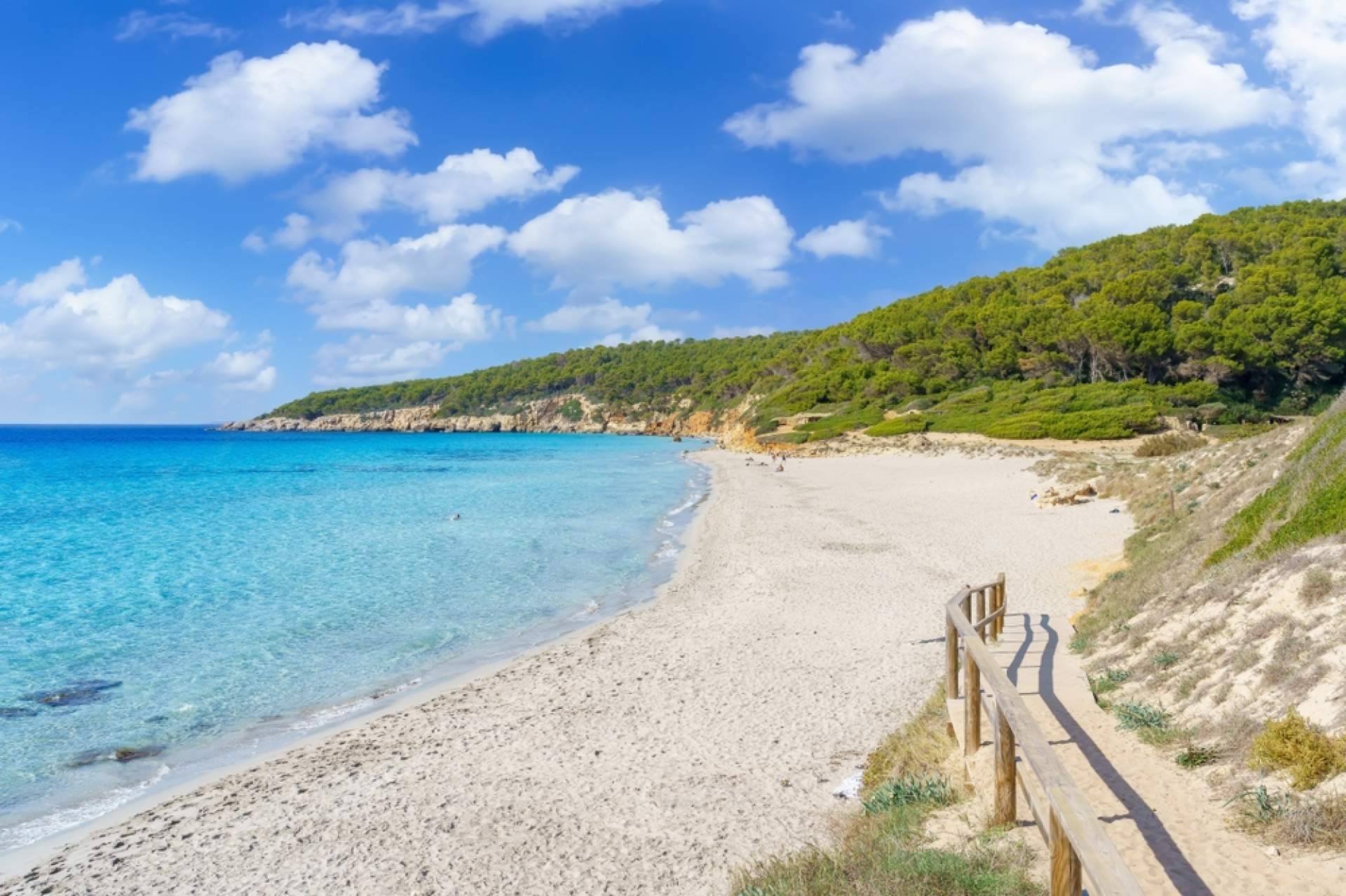 Los mejores meses para visitar Menorca, según la empresa de alquiler de coches Minurka