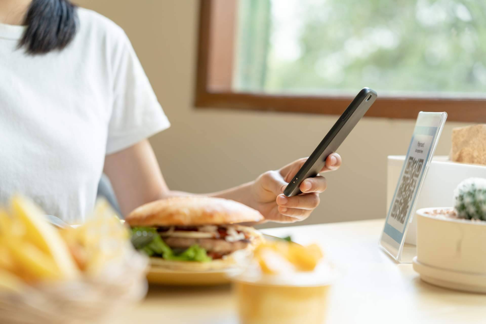 Carlos Ruiz del Vizo funda dmenu.io, una plataforma gratuita de diseño web restaurante