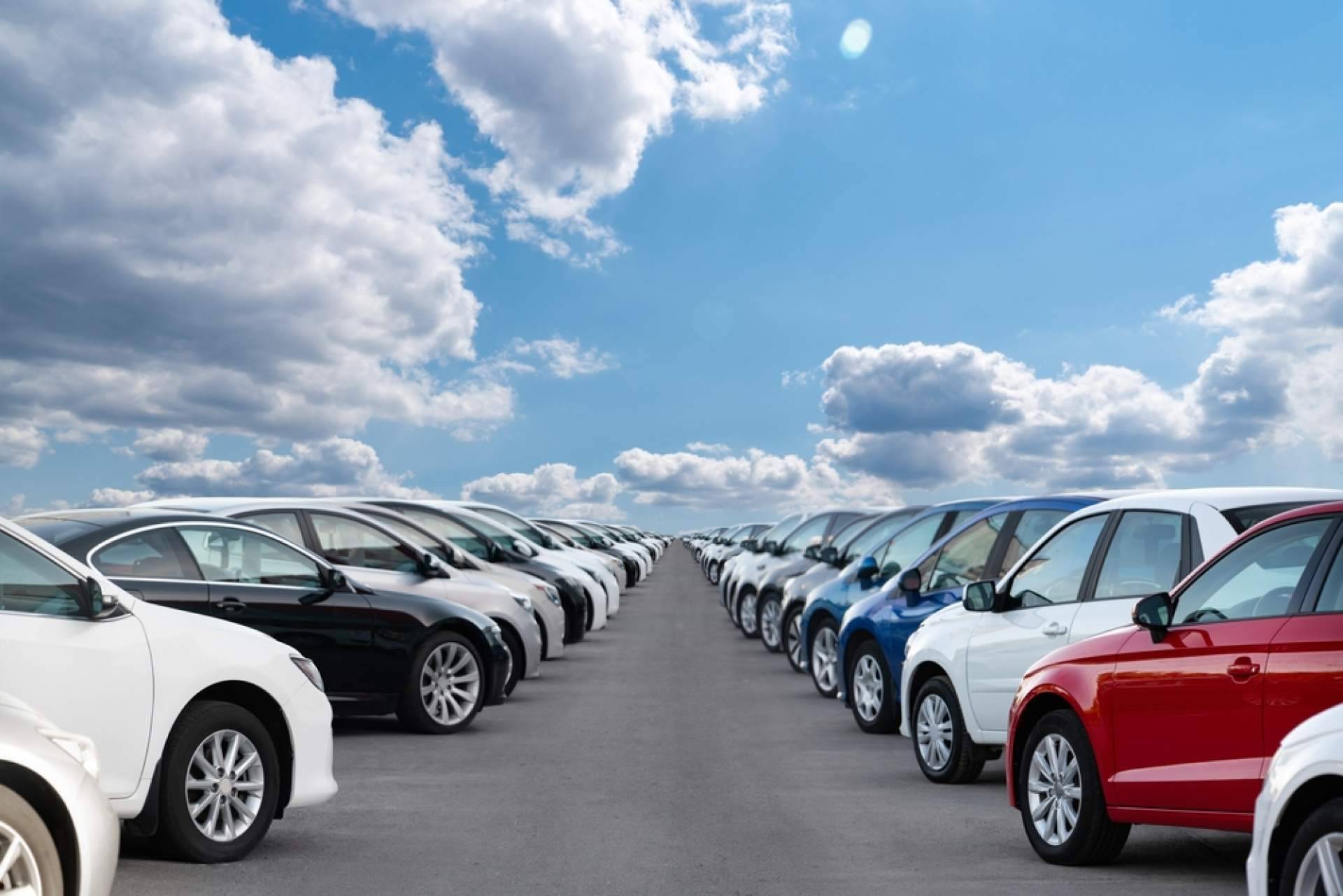 Coche Renting pone a disposición de sus clientes un amplio catálogo de coches para alquilar
