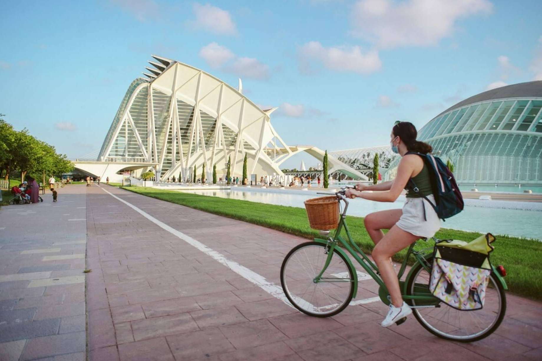 ¡Descubrir la Capital Europea Sostenible 2024! Explorando València verde