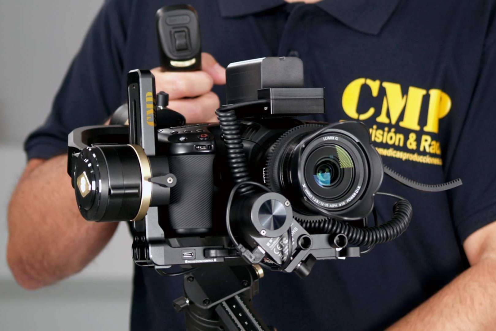 Los especialistas de Excelencia Médica TV llevan a cabo vídeos verticales para RRSS profesionales