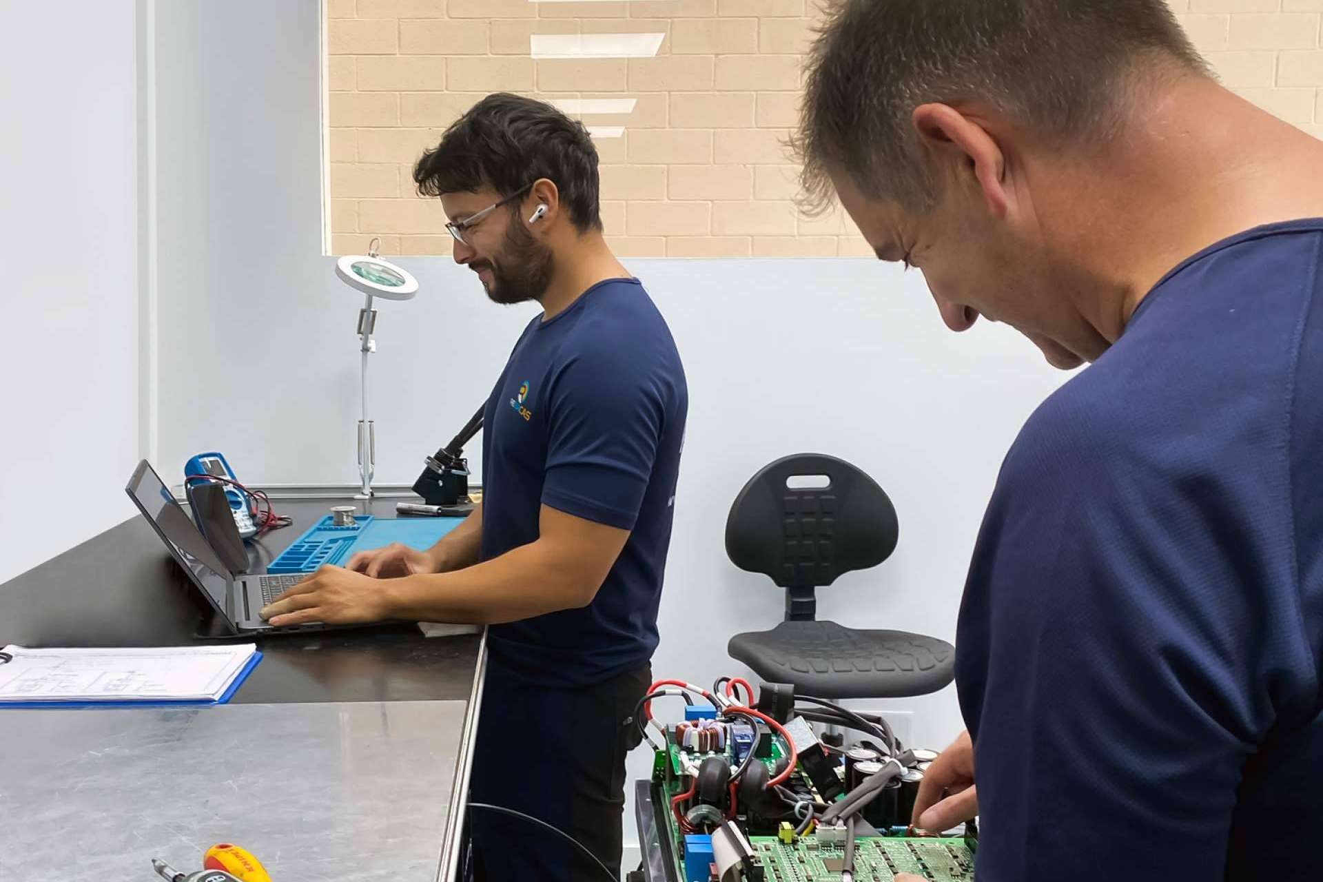 Rebacas se posiciona como uno de los referentes en sistemas industriales a gran escala en fotovoltaica con baterías de litio