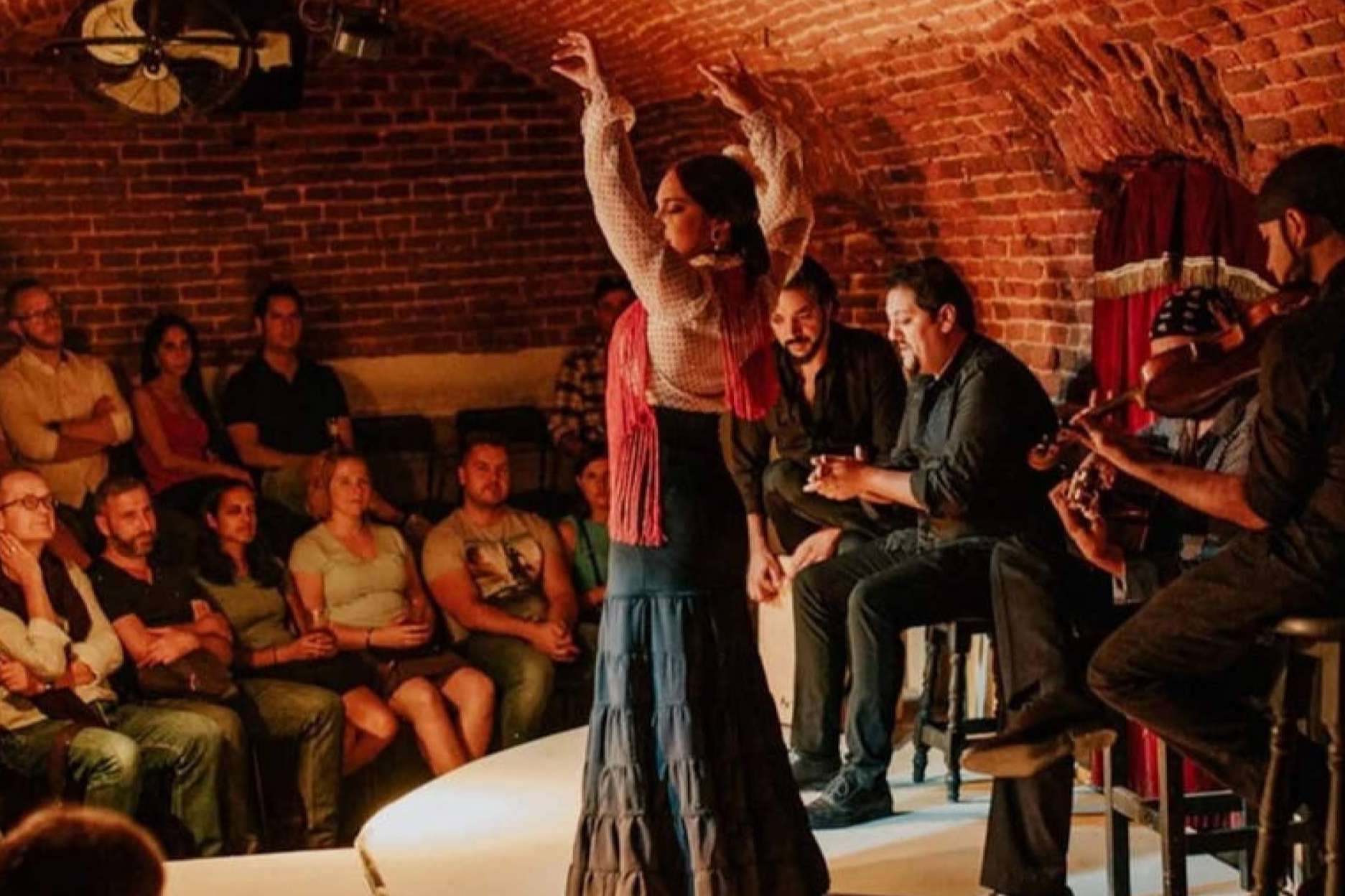 Vivir toda una experiencia del flamenco en Tablao Torero, un establecimiento que conmueve el alma