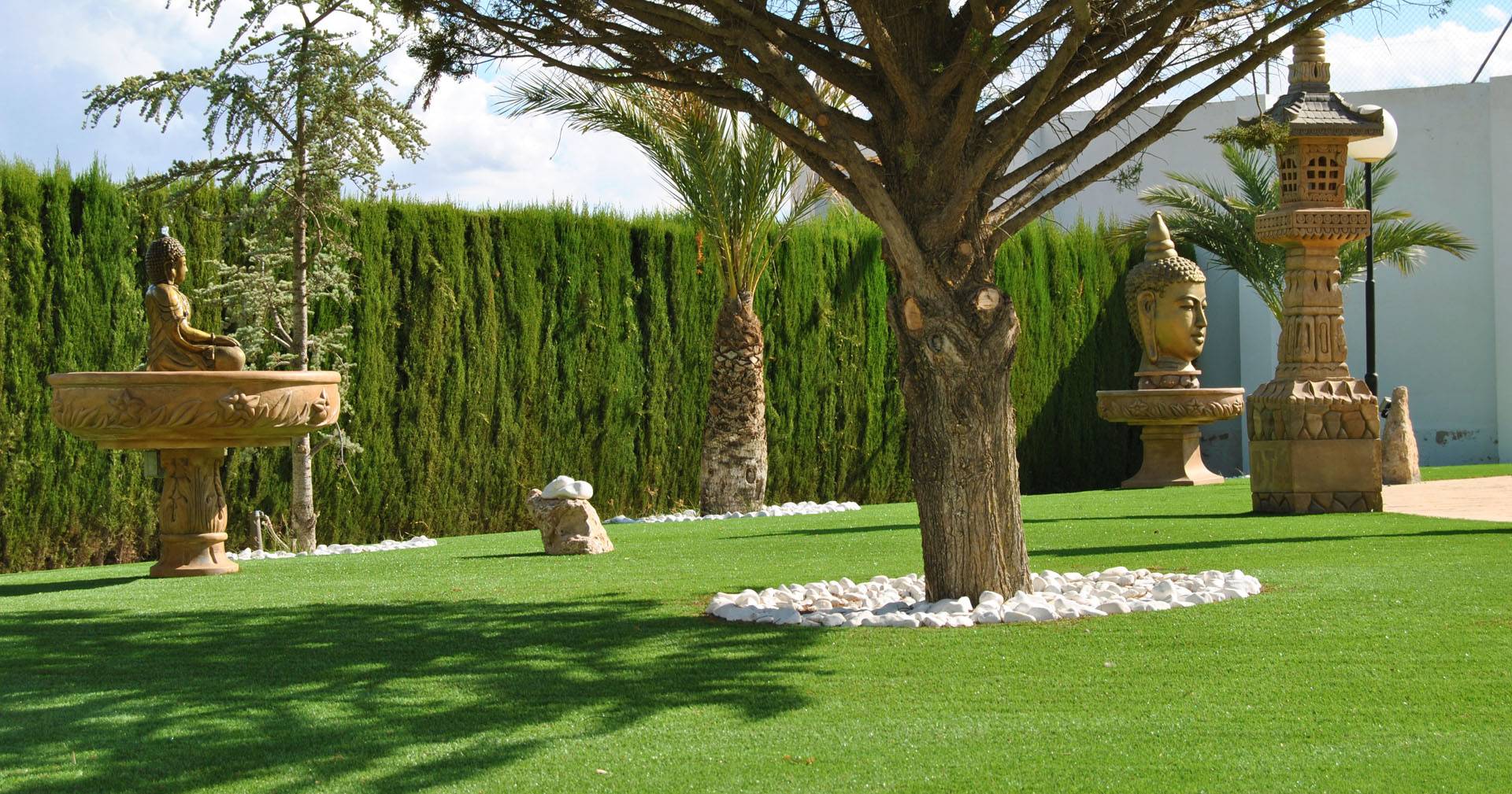 ¿Cuáles son las ventajas del césped artificial para el hogar?, de la mano de Albergrass