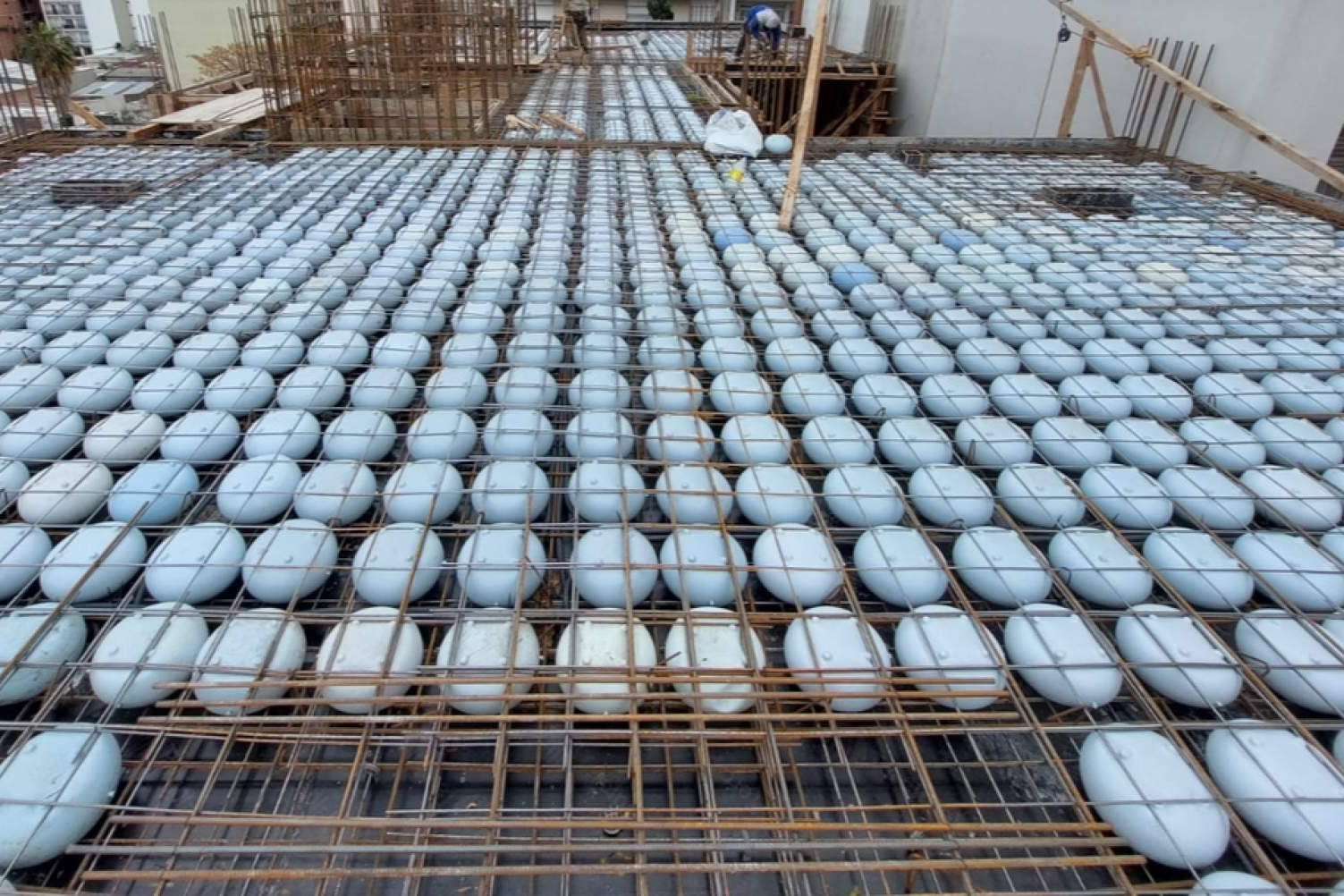 Alivianadores de forjados, la opción sostenible para estructuras de hormigón que propone PRENOVA