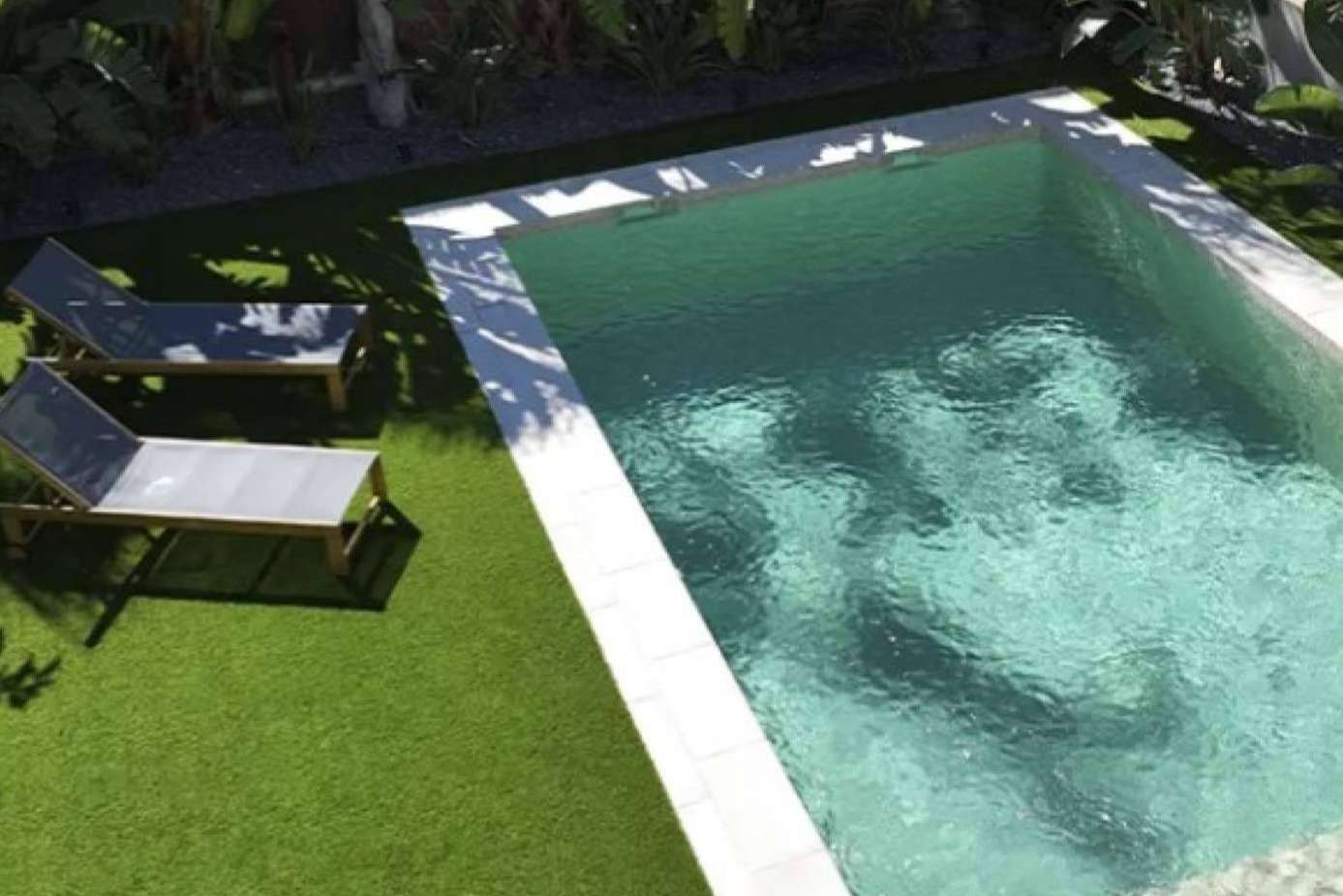 ¿Cómo se debe preparar el terreno para instalar césped artificial?