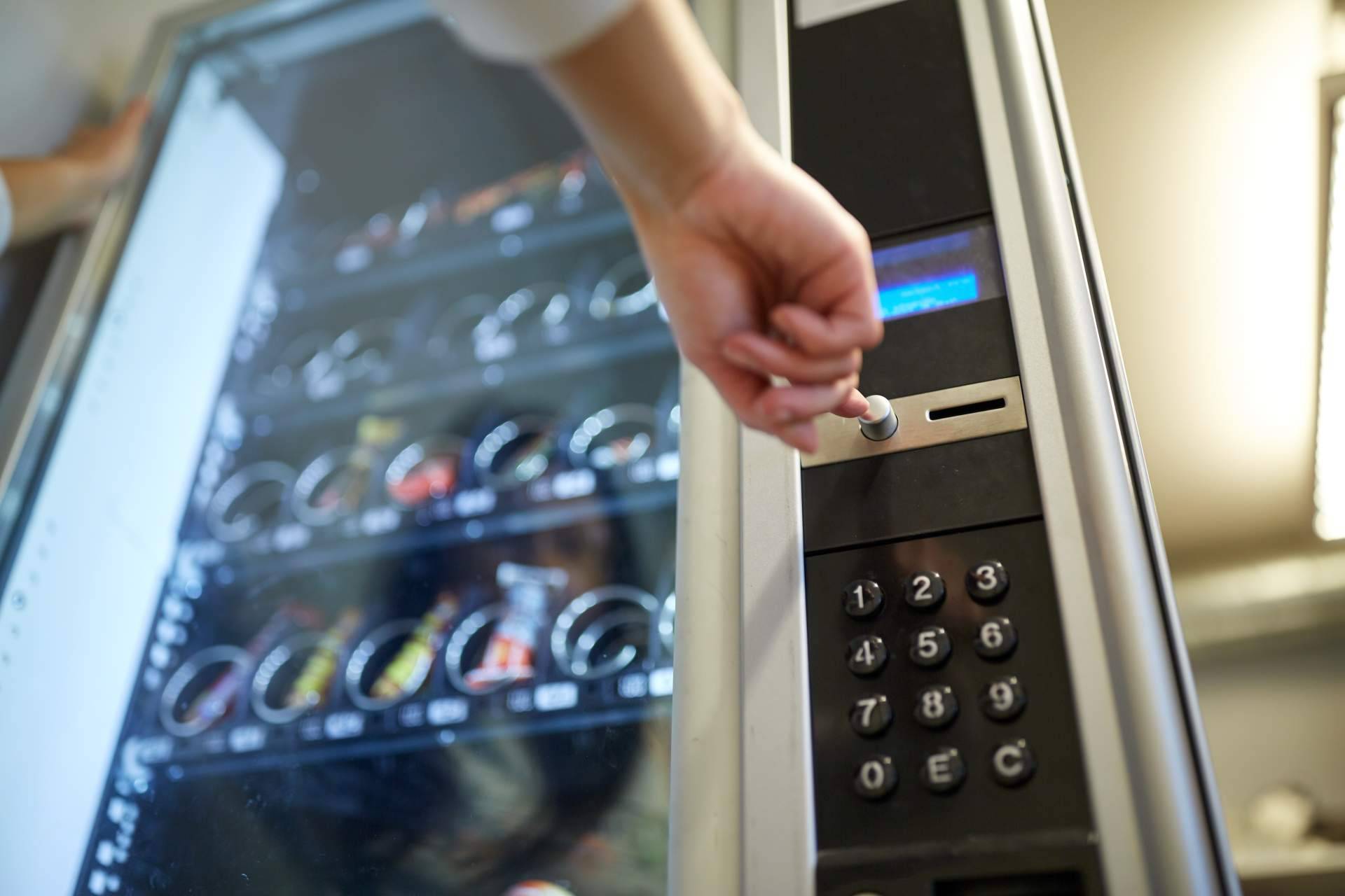 C&B Señor dispone de máquinas vending que utilizan envases reutilizables y son respetuosas con el medioambiente