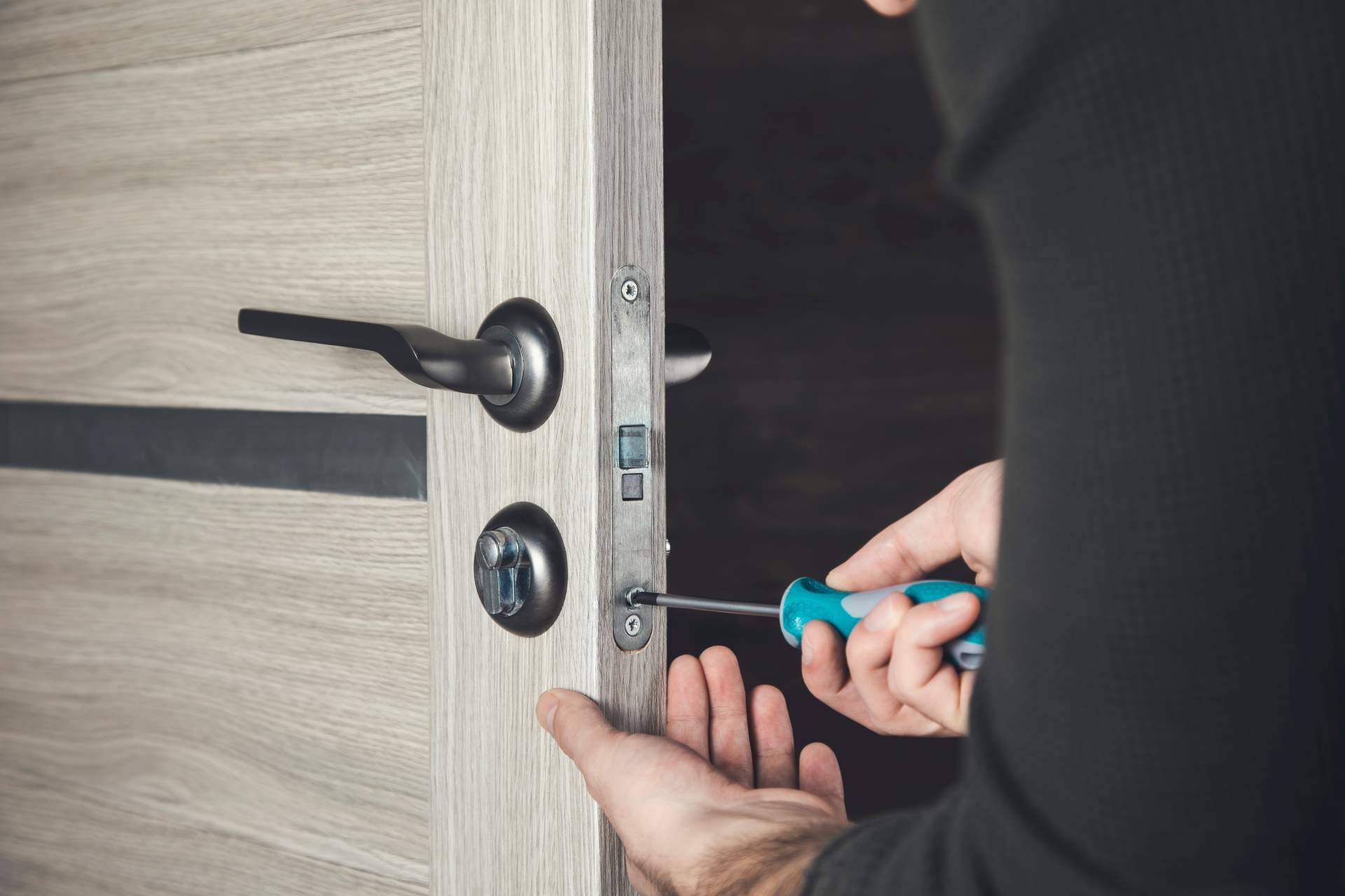 Los expertos de Cerrajeross ofrecen cambio de cerradura en Madrid