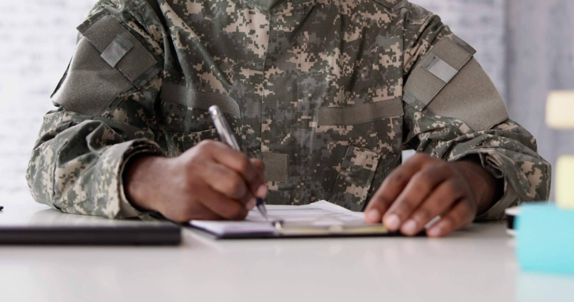 ¿Cómo prepararse las oposiciones para las Fuerzas Armadas y el Ministerio de Defensa? Surplus Formación