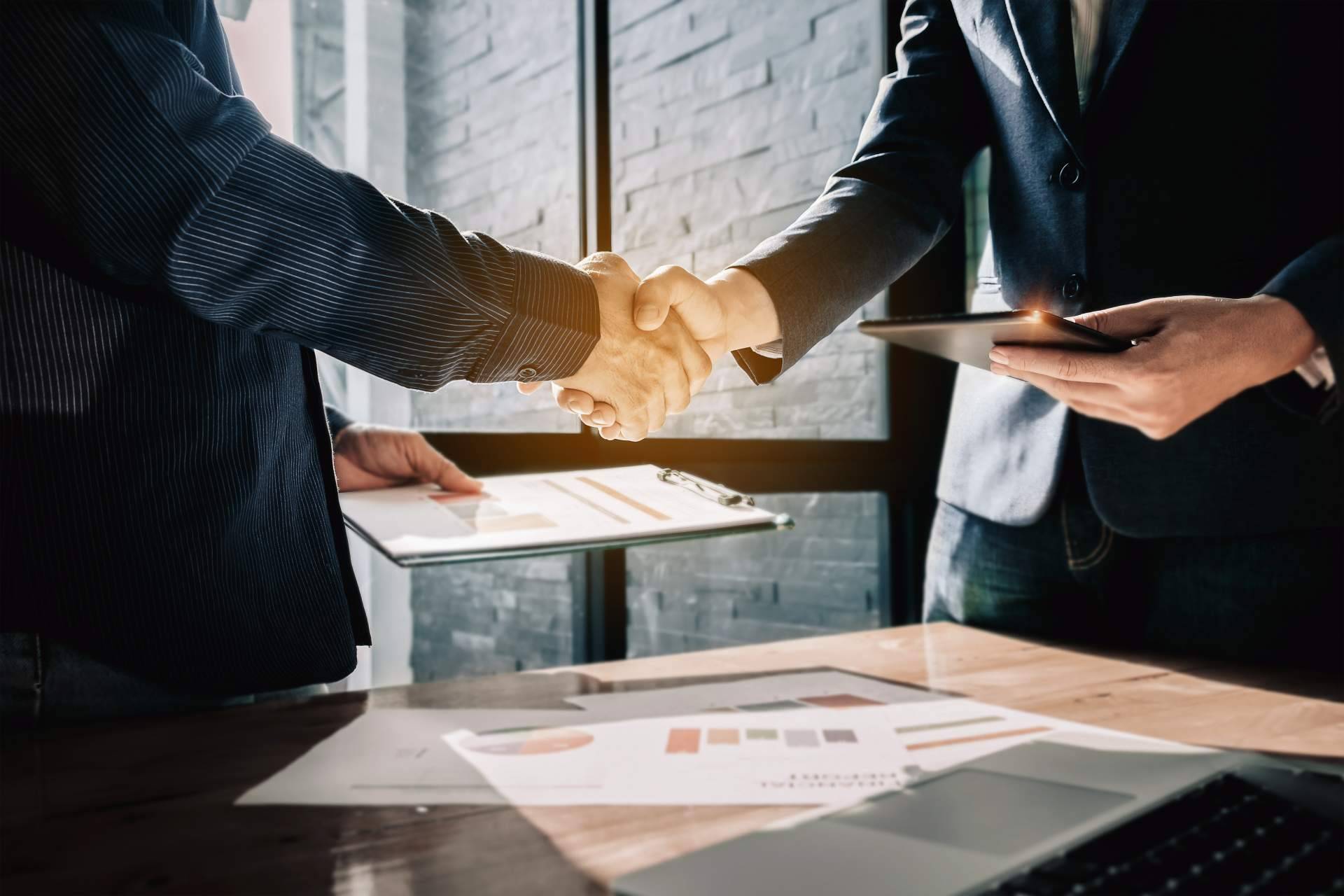 Financiación complementaria o alternativa para crédito corporativo para empresas