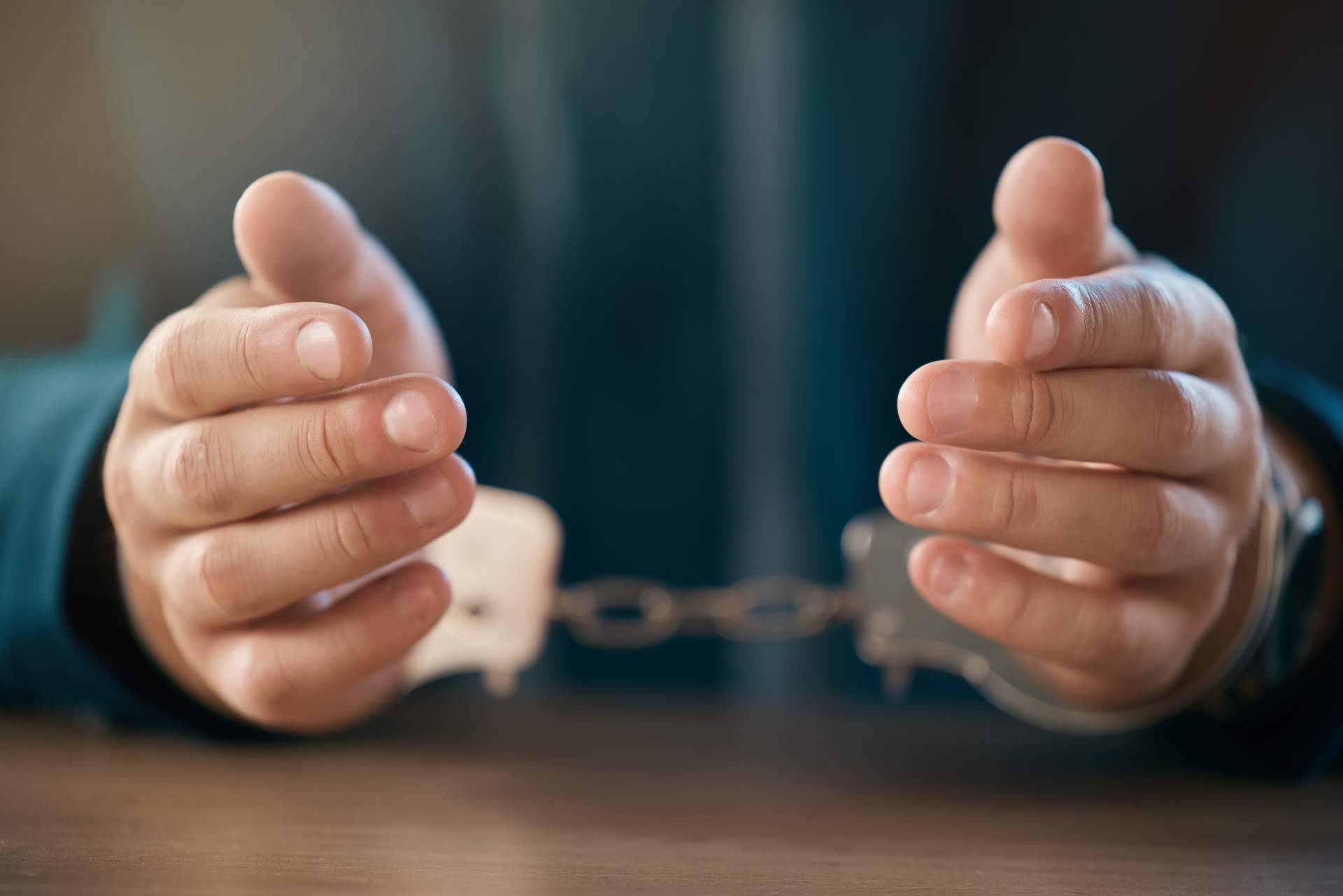 La importancia de que los profesionales de la seguridad cuenten con llaves para grilletes y esposas