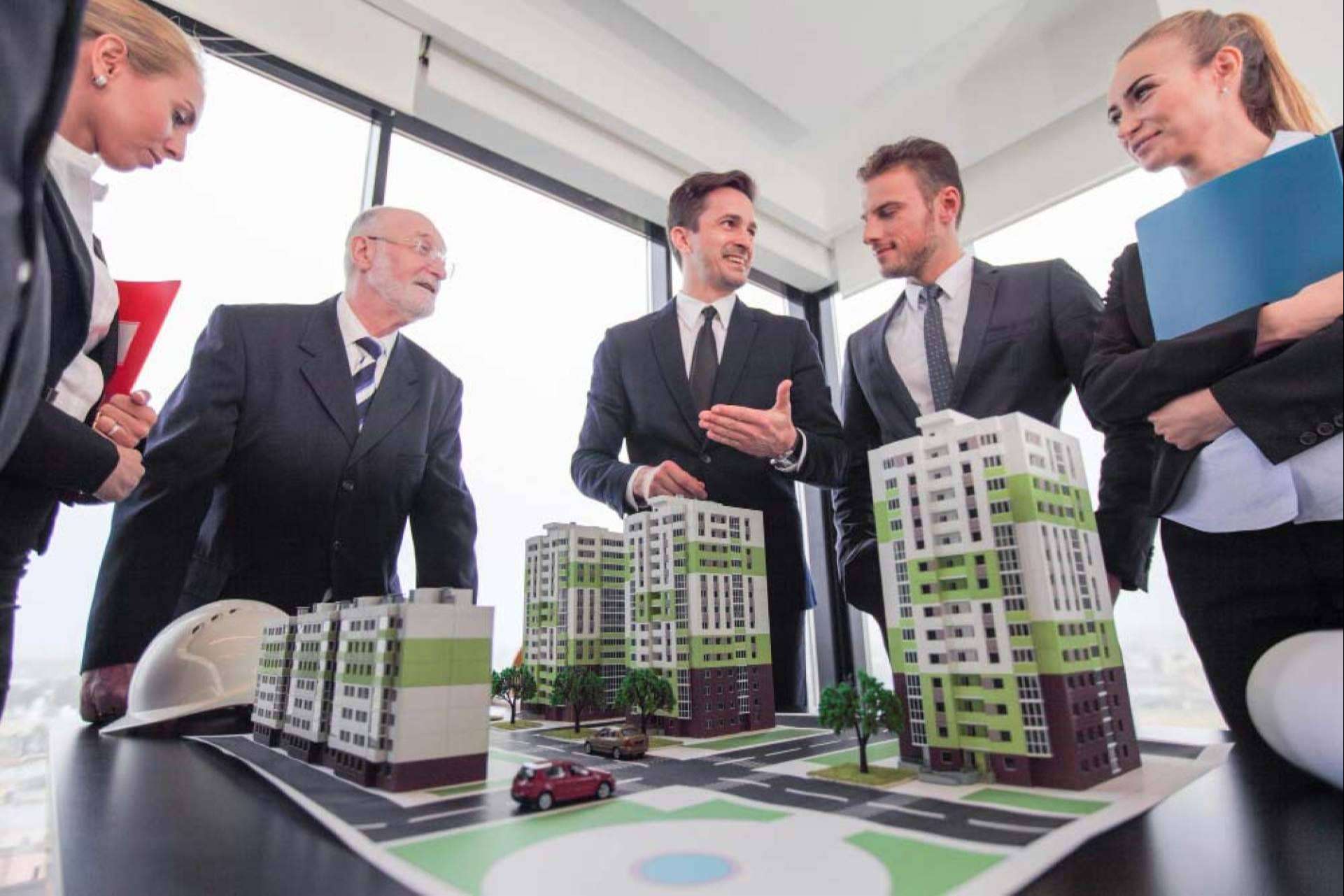 Proindiviso en herencia de un edificio, ¿qué hay que hacer y cómo se evitan los problemas?