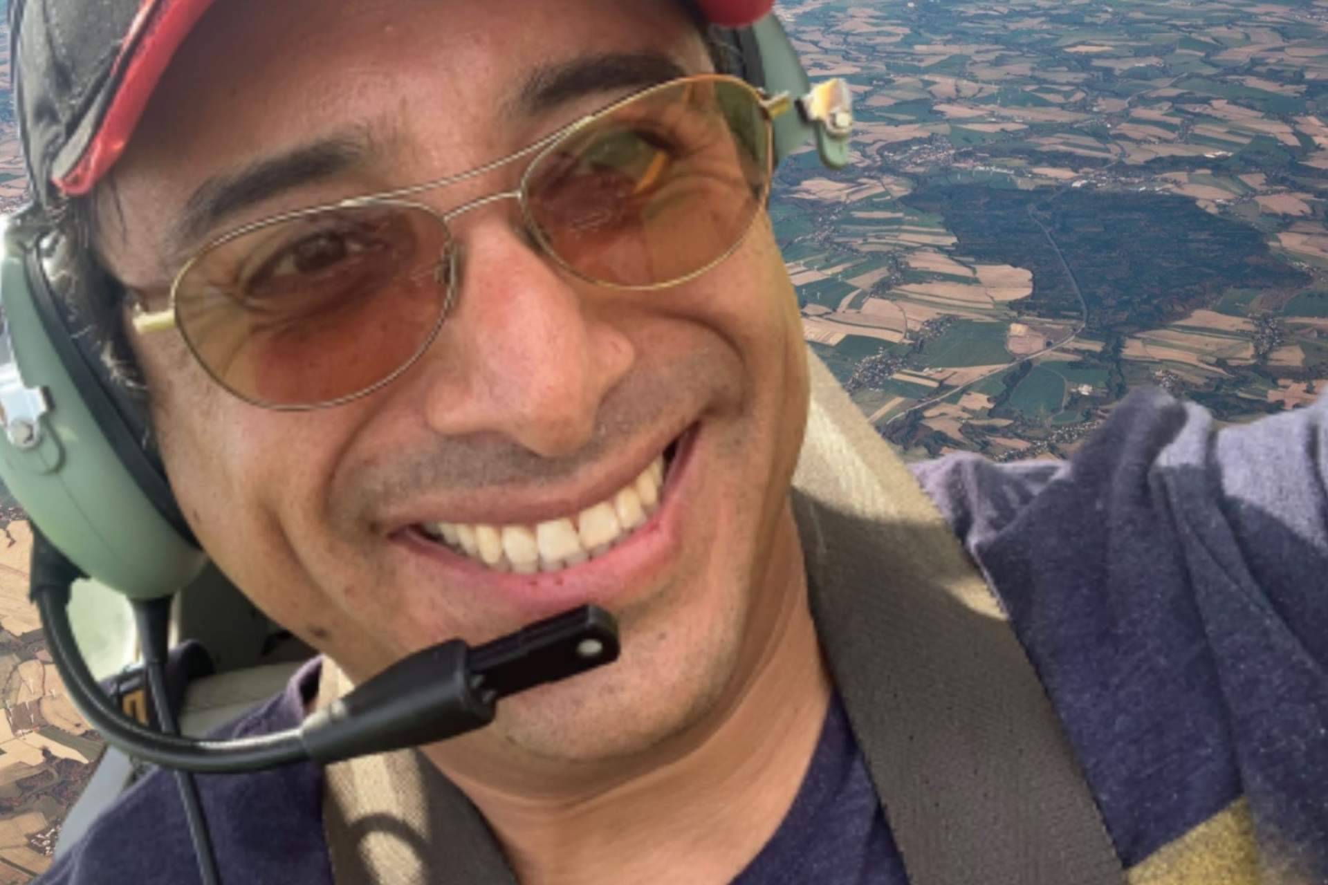 Redwings, una historia de pasión por la aviación y la innovación bajo la dirección de Bernardo Moreno León