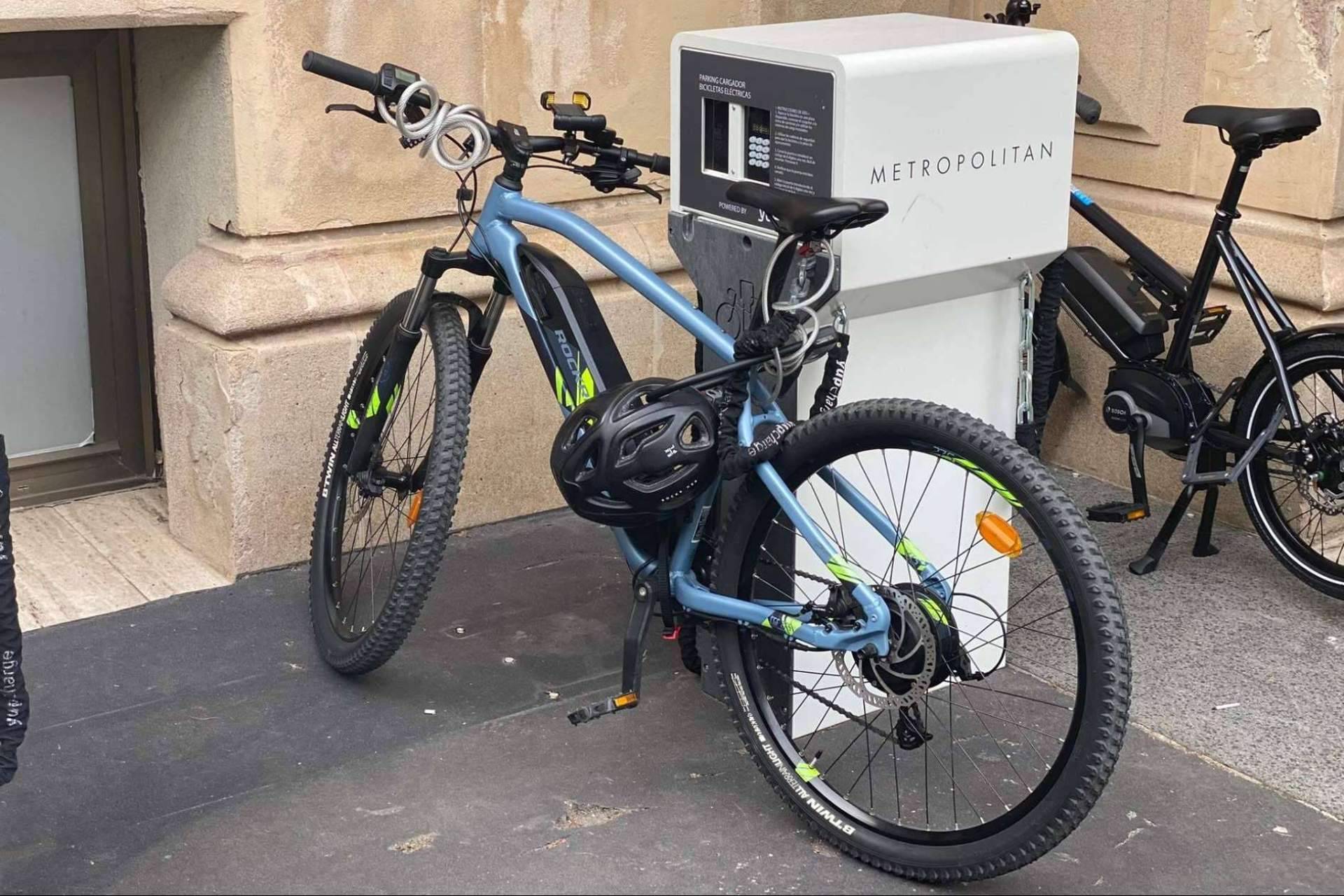 Impulsar la movilidad sostenible instalando parkings de bicicletas en Barcelona