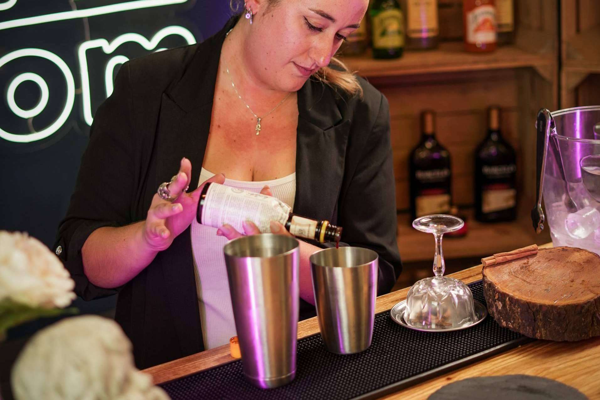 Escuela de Coctelería de Madrid y sus cursos para formar bartenders profesionales