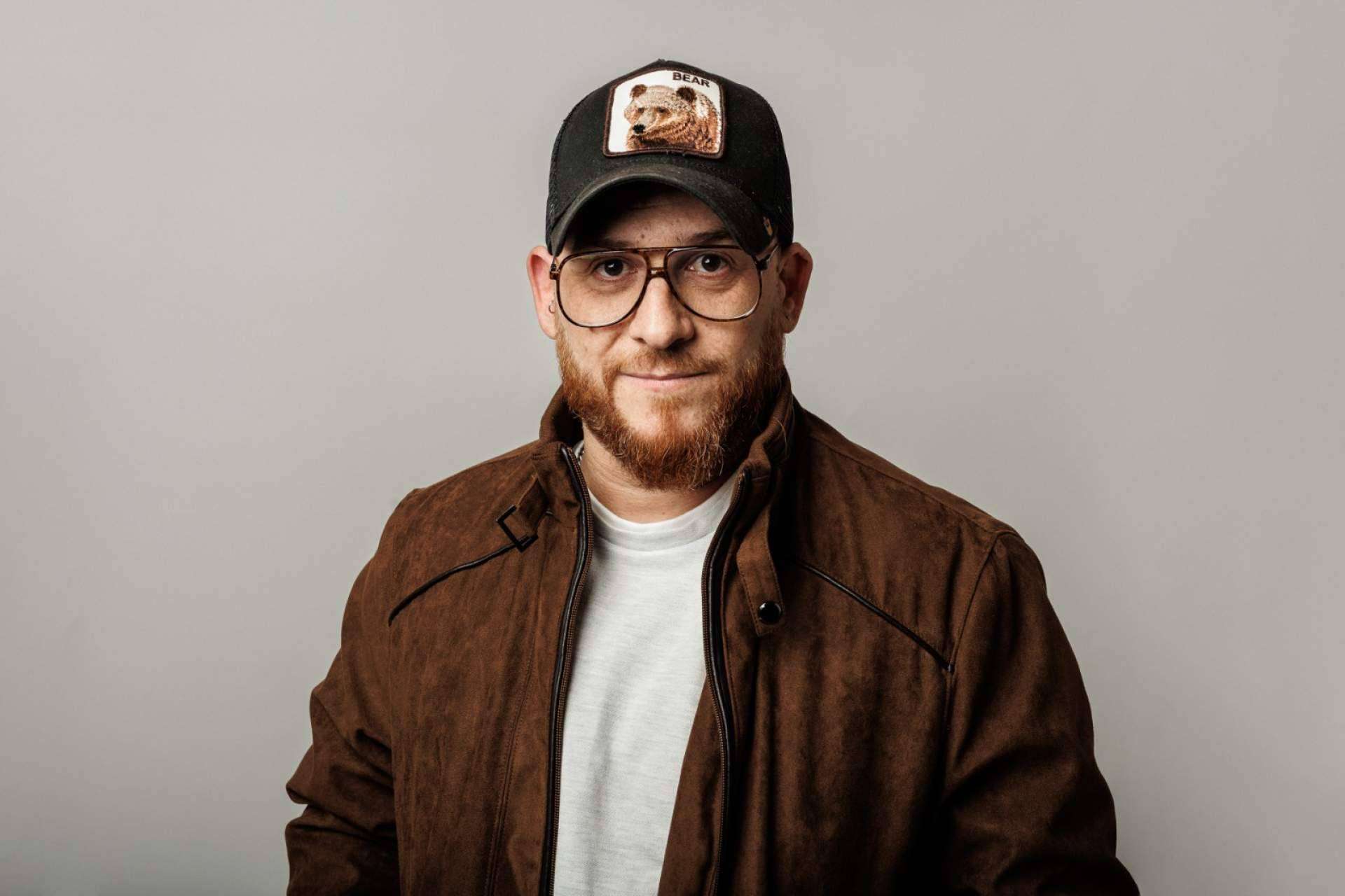 Javi Medina vuelve a enamorar con 'Personas'