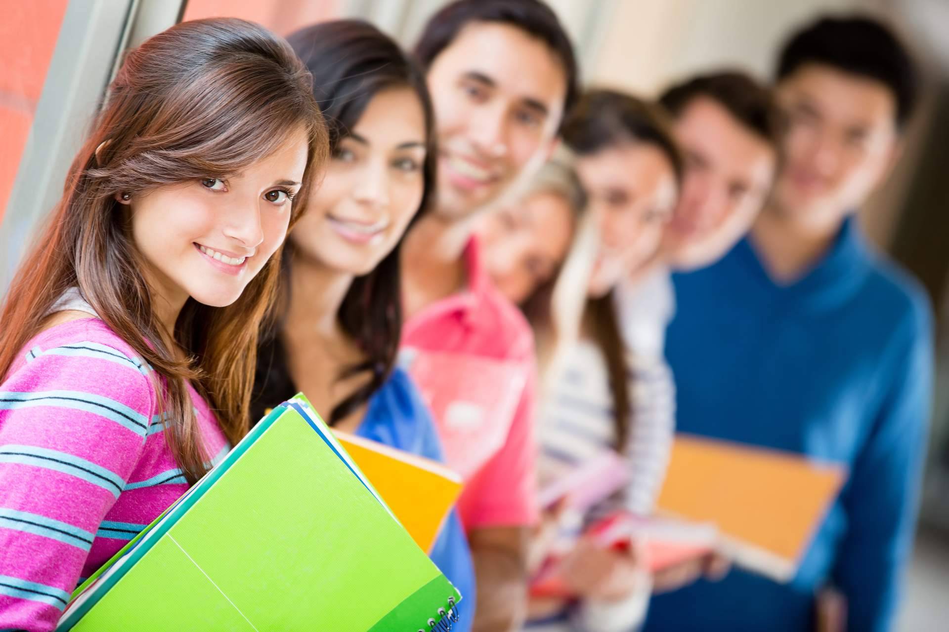 Todo lo que hay que saber acerca de las becas universitarias en España, por ApruebaTodo
