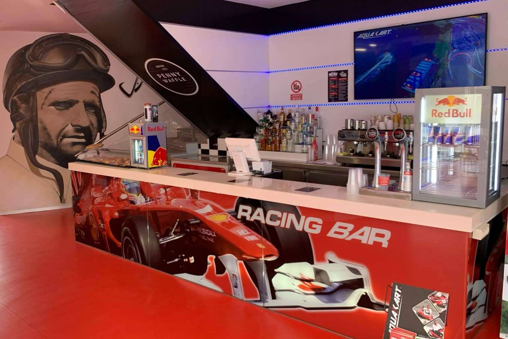 La emoción de ser piloto de carreras en el circuito de karting de Sanxenxo