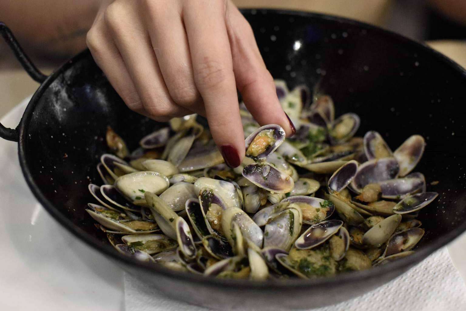 Pasa Tapas deja atrás la temporada de calçots con una carta de comidas a la brasa