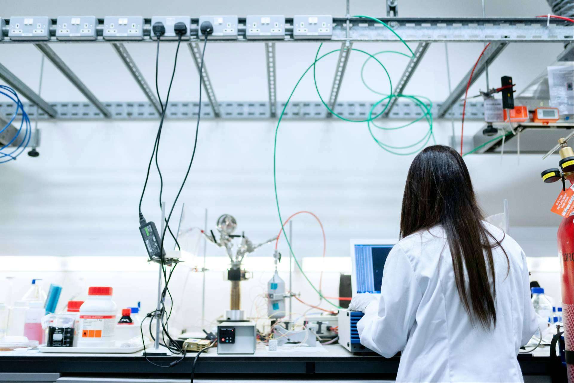 Unión de equipos profesionales empresariales e investigadores
