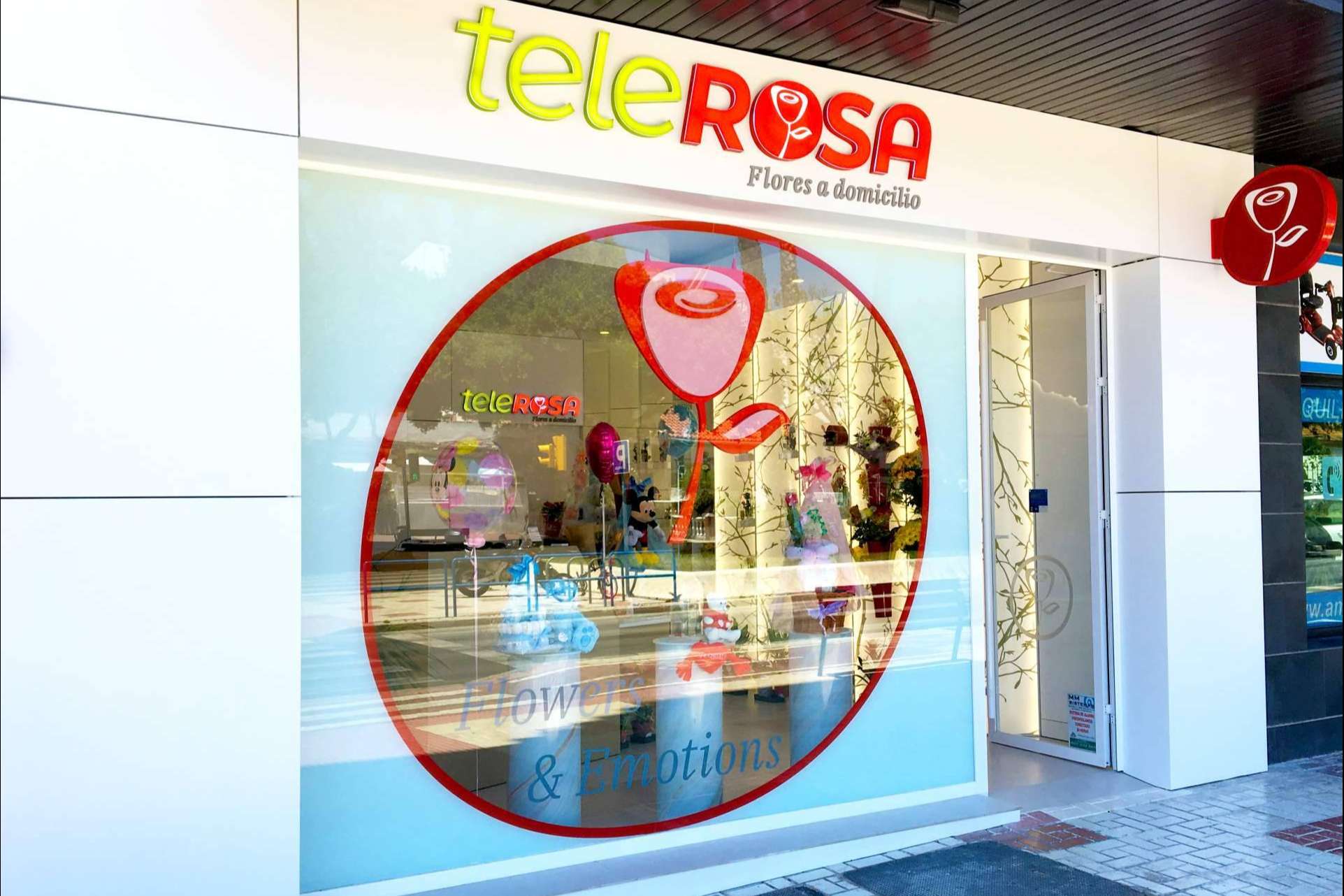 Los 25 años de teleROSA, una empresa pionera en el envío de flores a domicilio