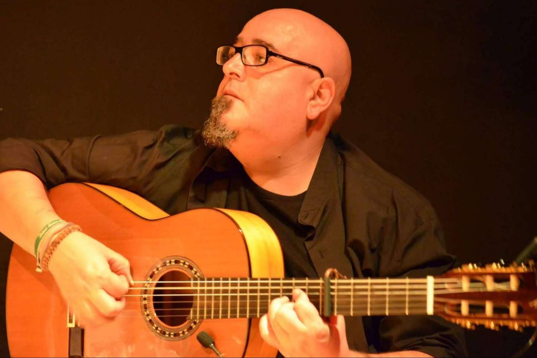 Descubrir el Netflix de la guitarra flamenca. Aprender al propio ritmo con Pedro Vázquez