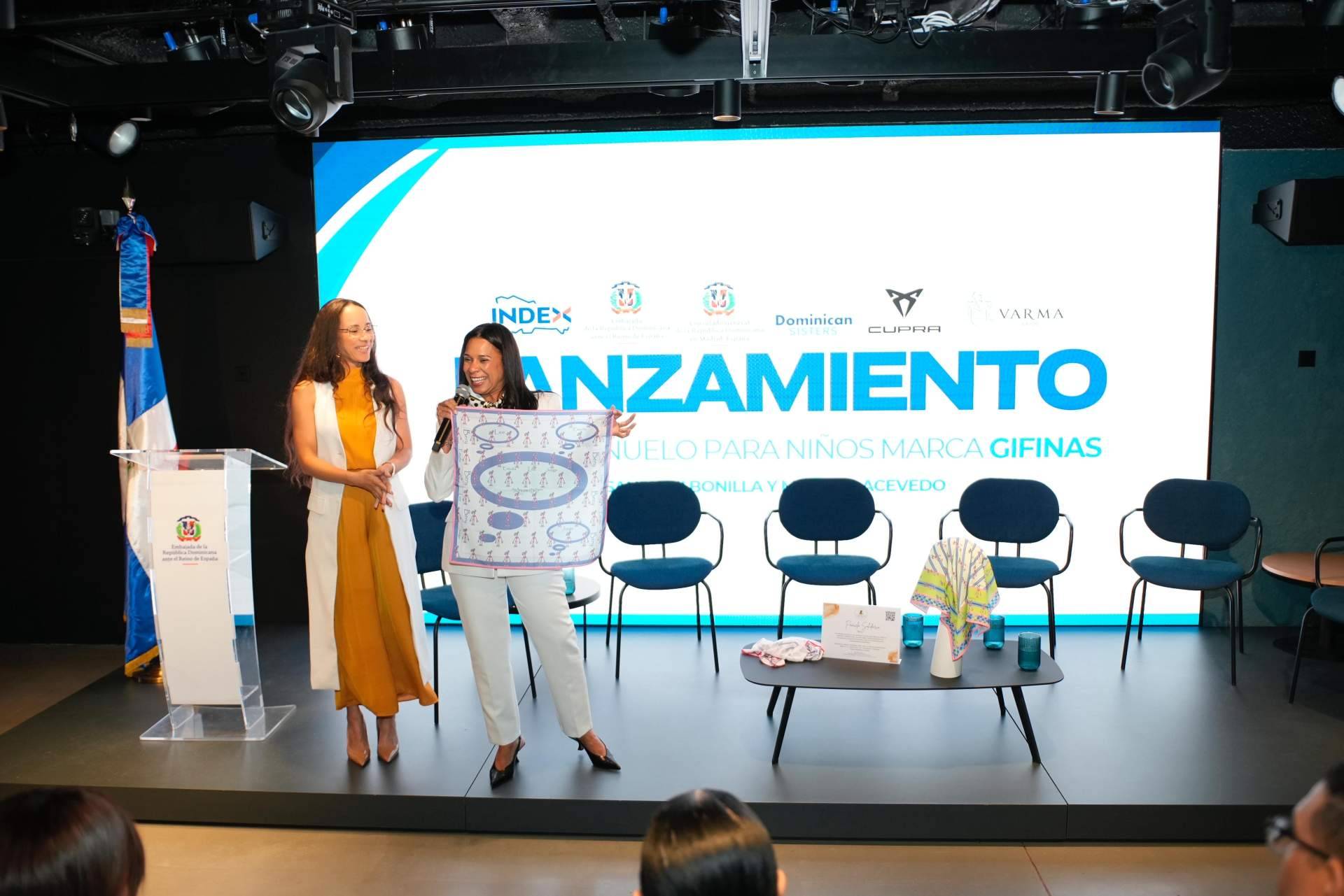 El pañuelo Solidario de Gifinas busca ayudar a niños dominicanos de Río San Juan