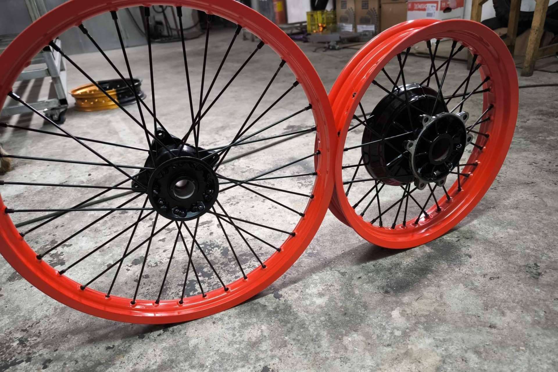 JJ Racing Coatings; Pintura en polvo al horno para restaurar y personalizar llantas y piezas de moto