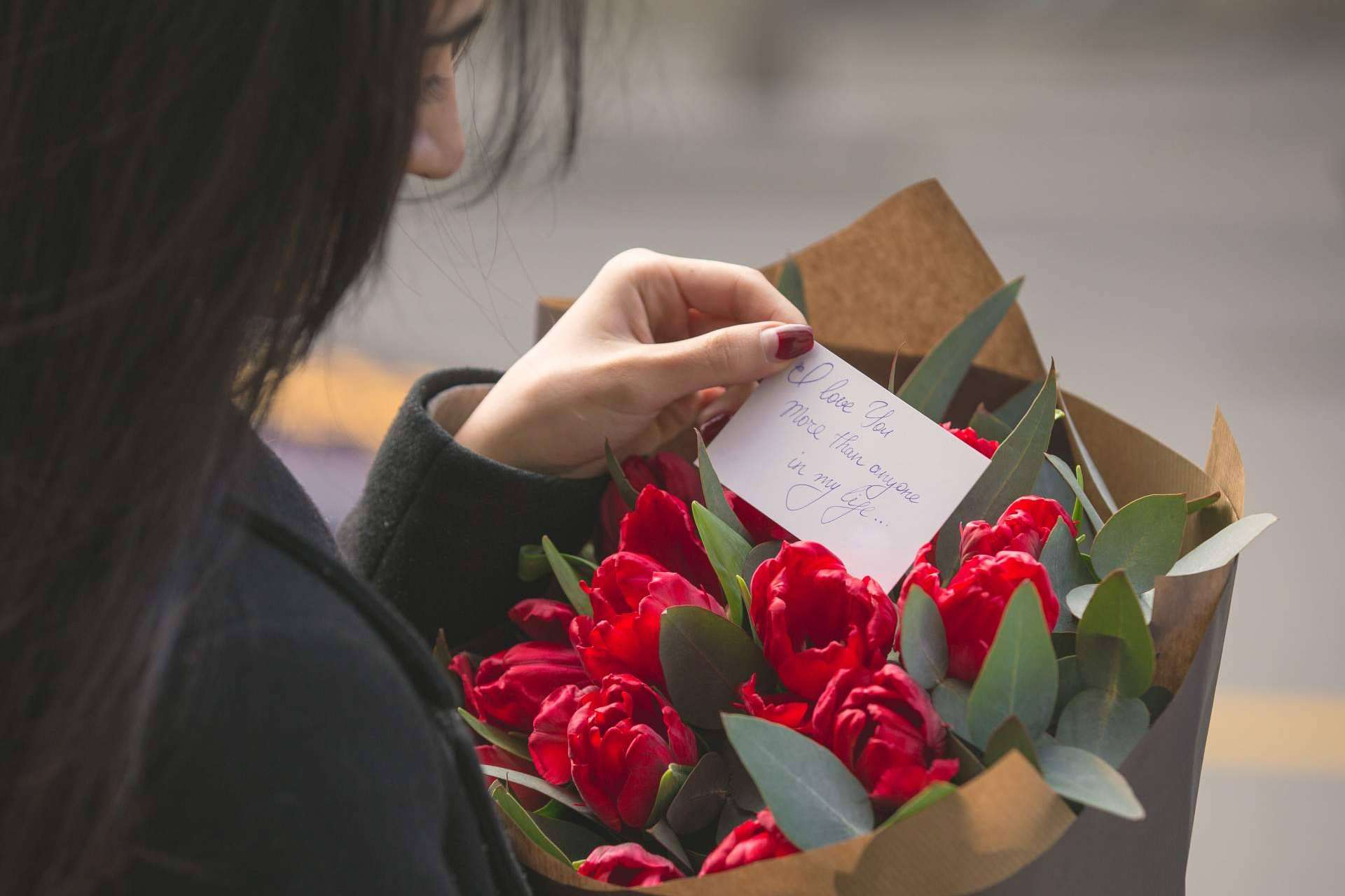 El arte de agradecer con flores; teleROSA lo hace posible en cualquier rincón de España