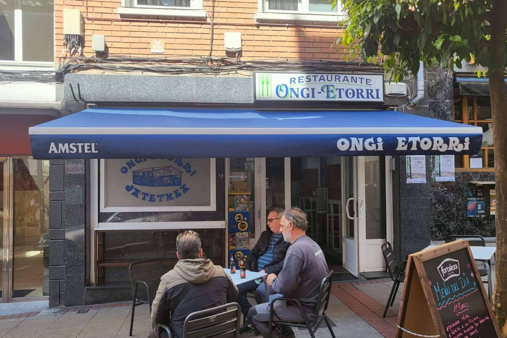 Bilbotoldo destaca la eficacia de los toldos como barrera frente al calor en hogares y comercios