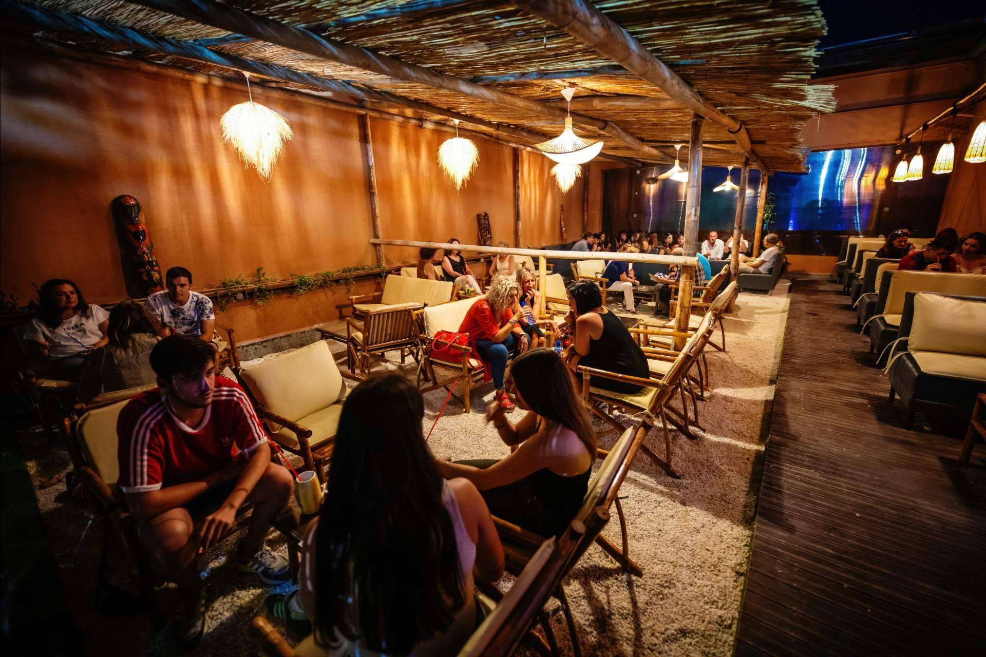 Kahiki inaugura un gran tiki bar en Mataró inspirado en la cultura polinesia