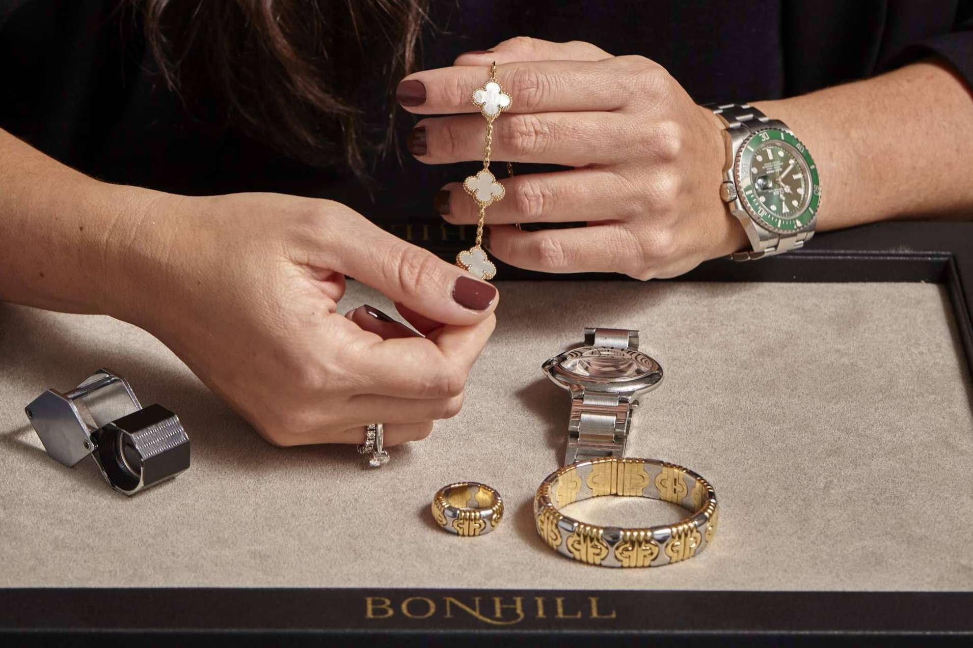 Factores clave que influyen en el precio de los relojes de lujo, según Bonhill Group