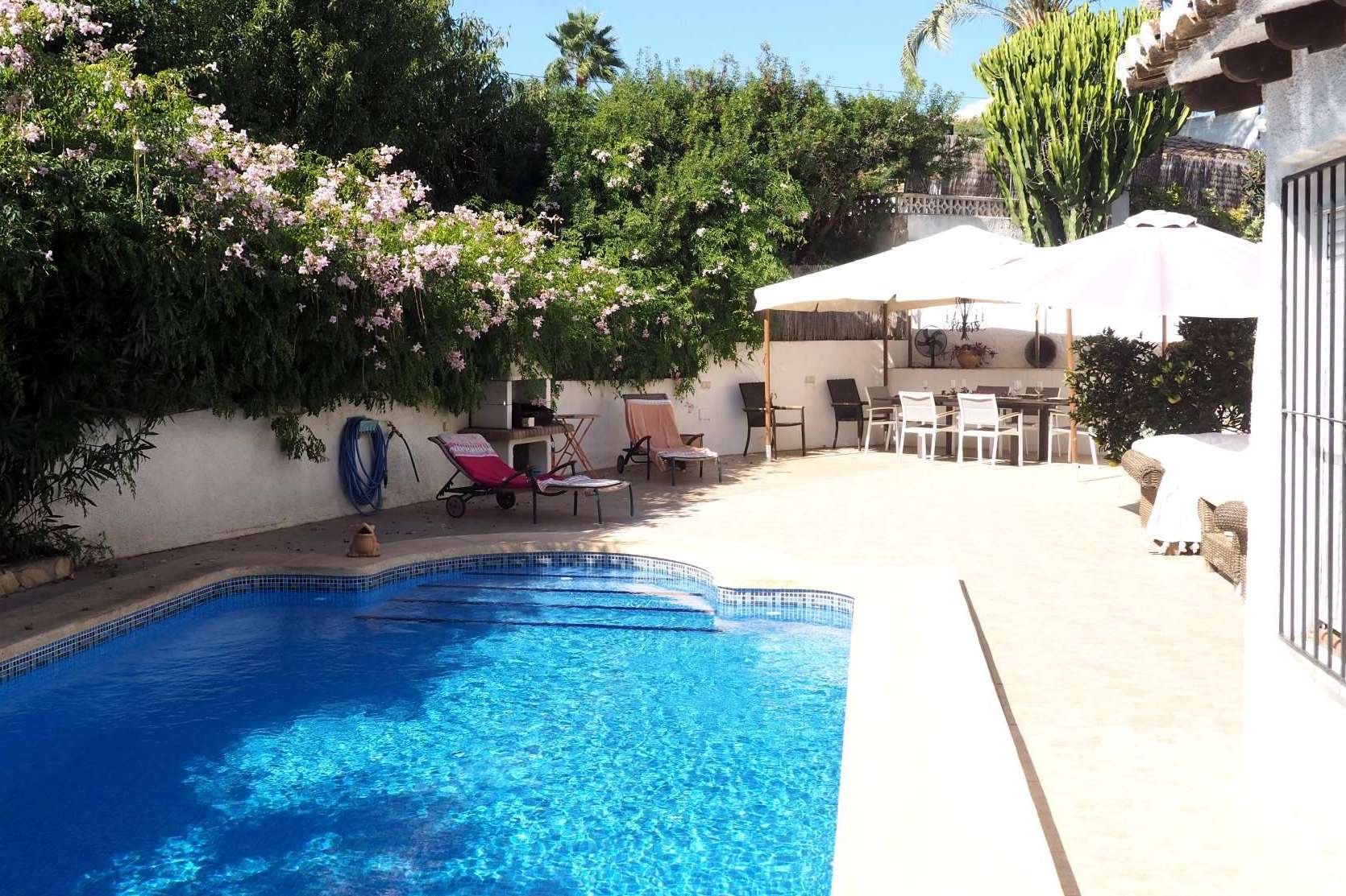 Piscinas privadas y confort, así son las villas en Calpe de Alquileres Agatha Martínez