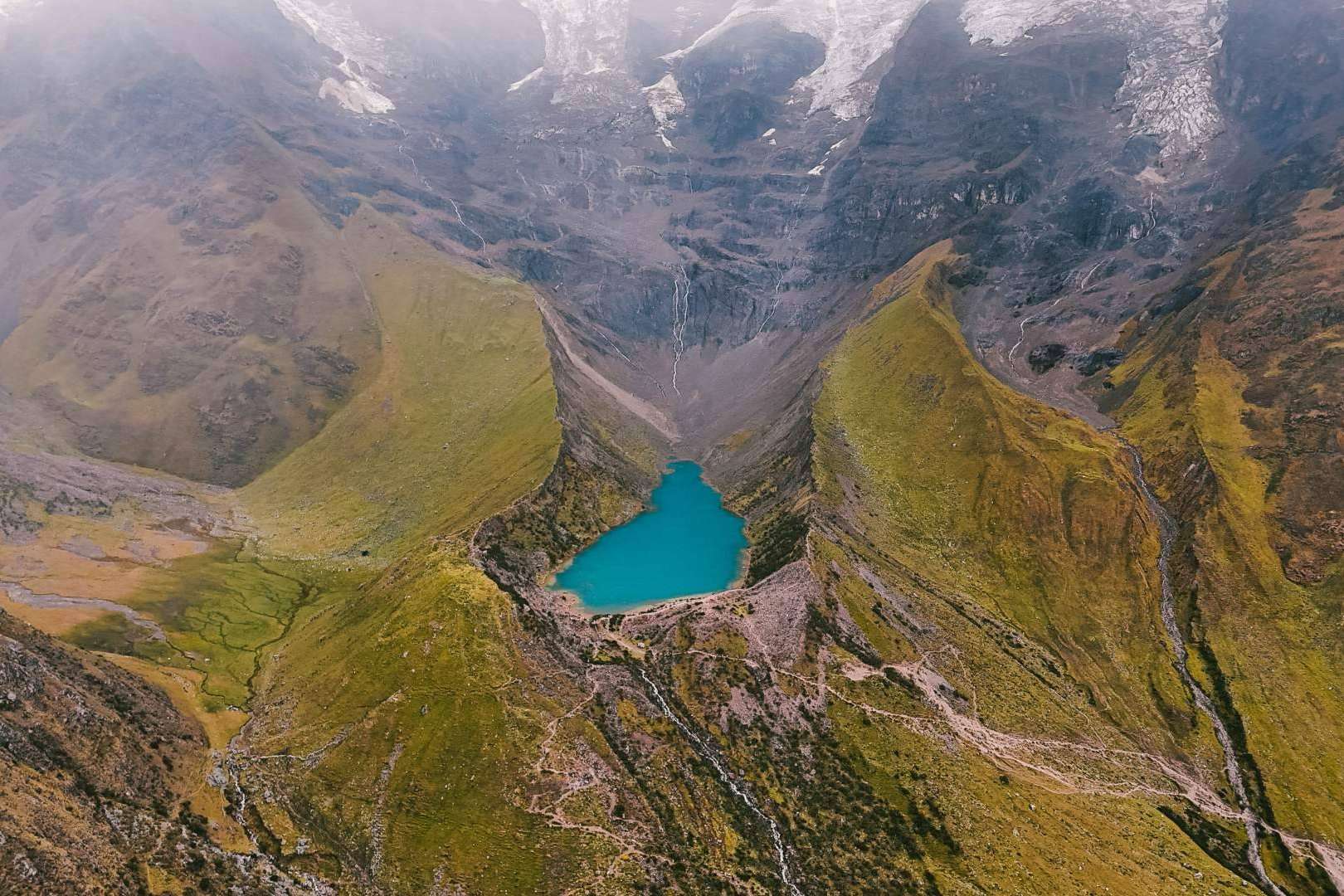 Descubrir la Laguna Humantay; un viaje entre montañas y tradiciones