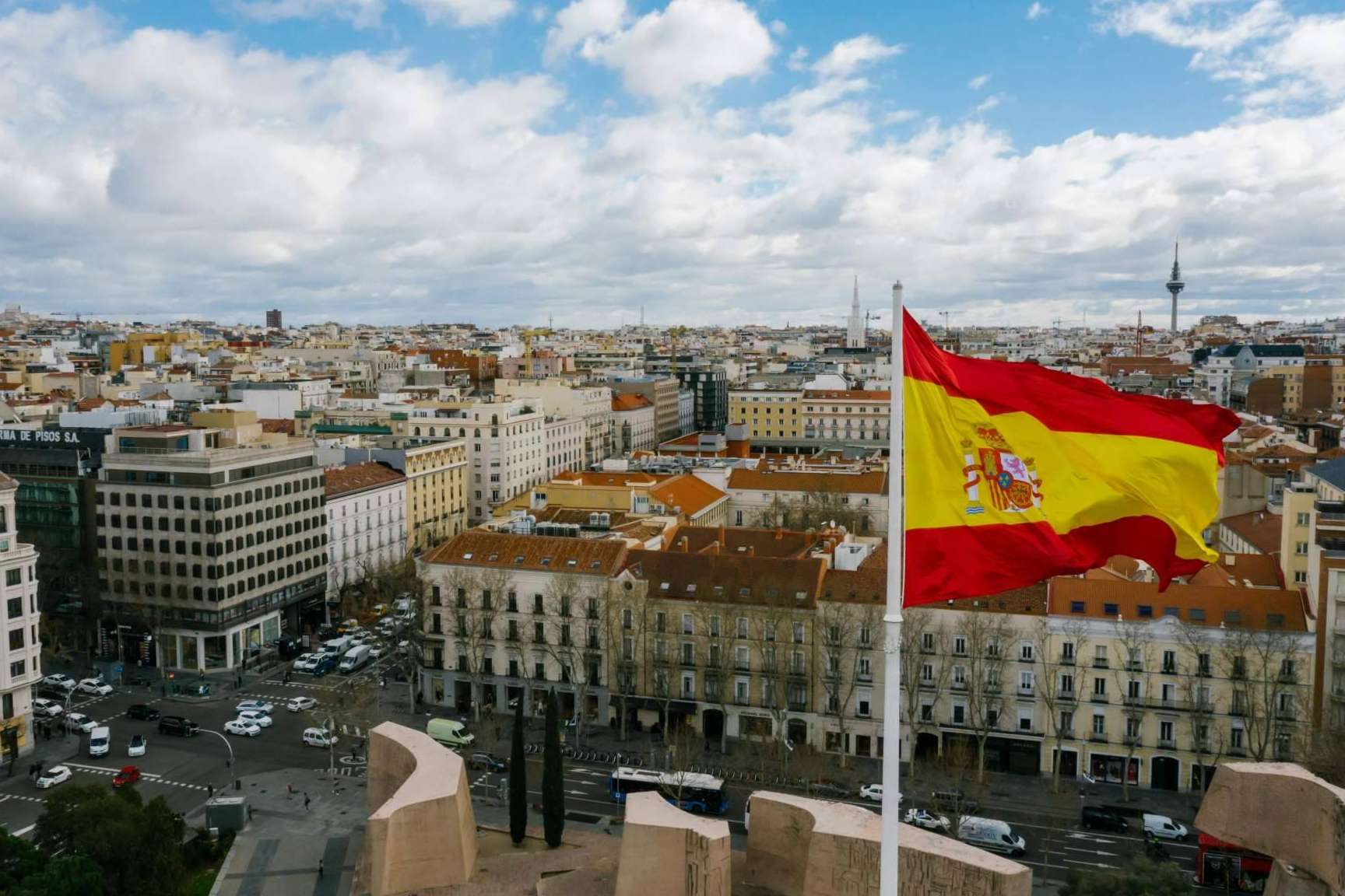 Legalcity destaca los cambios del nuevo reglamento de extranjería en España