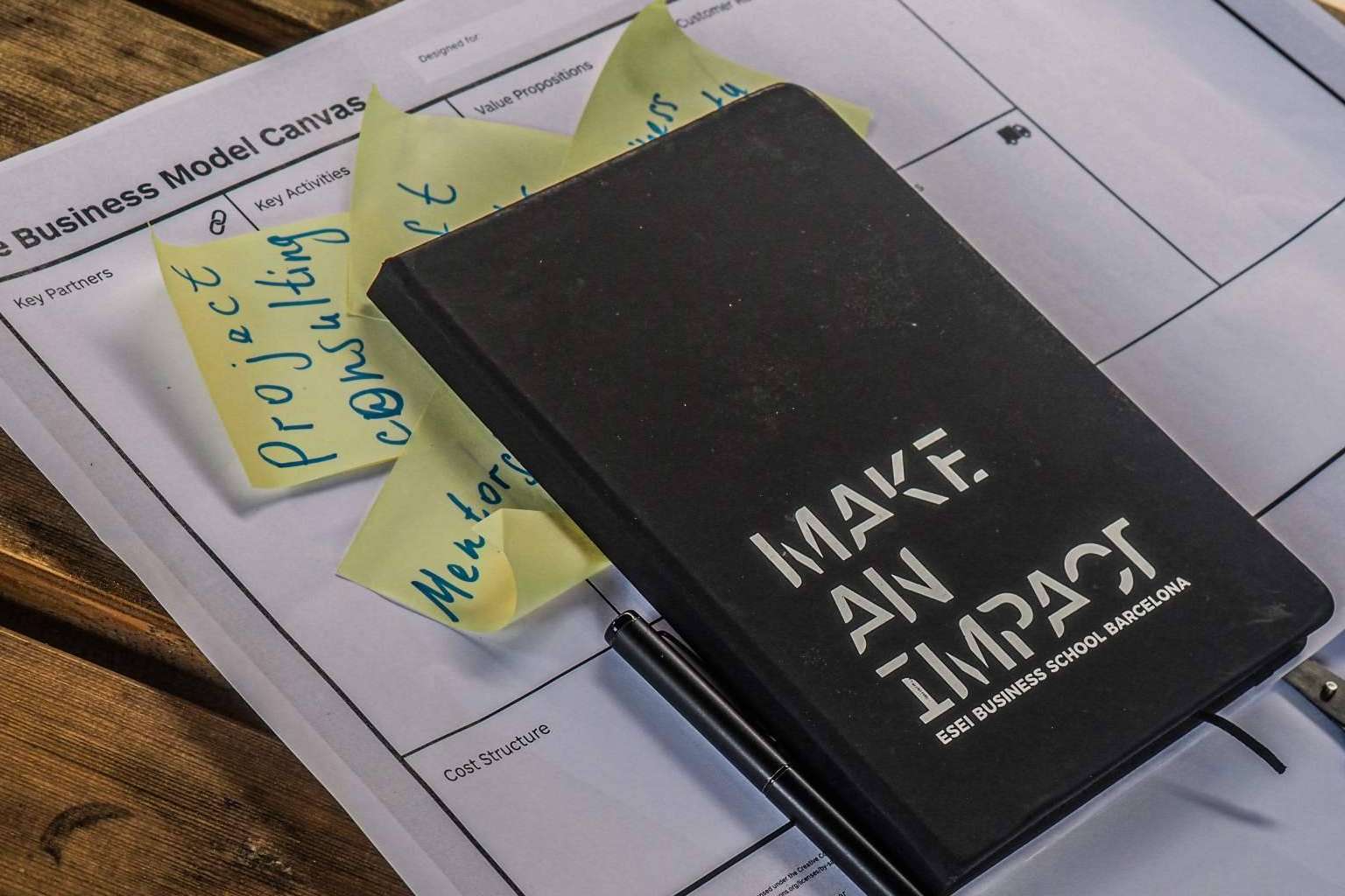 La institución ESEI destaca por su enfoque innovador en la formación de líderes empresariales