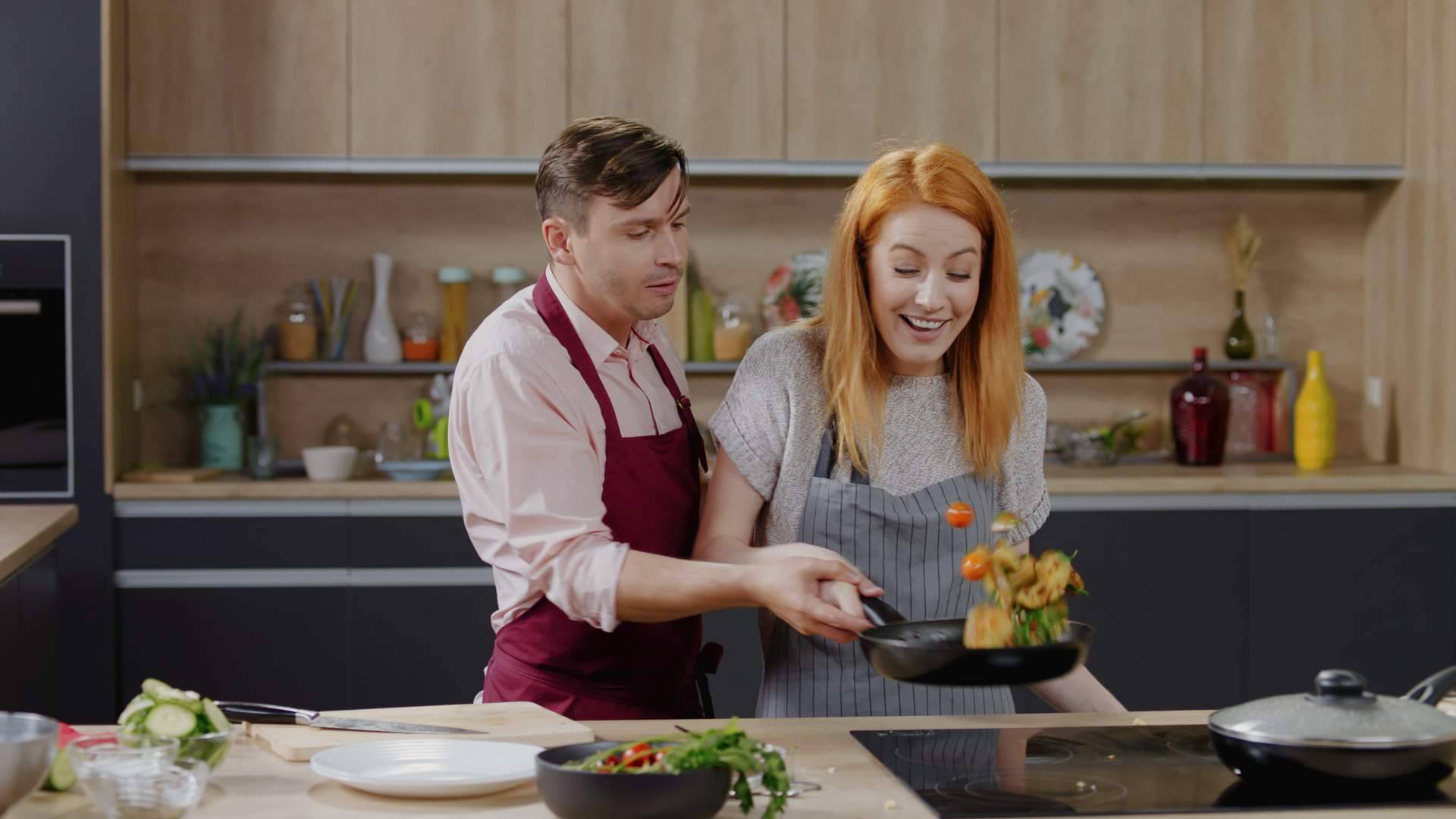 David Bisbal y Rosanna Zanetti protagonizan un divertido 'tortilla‑battle' con votación interactiva