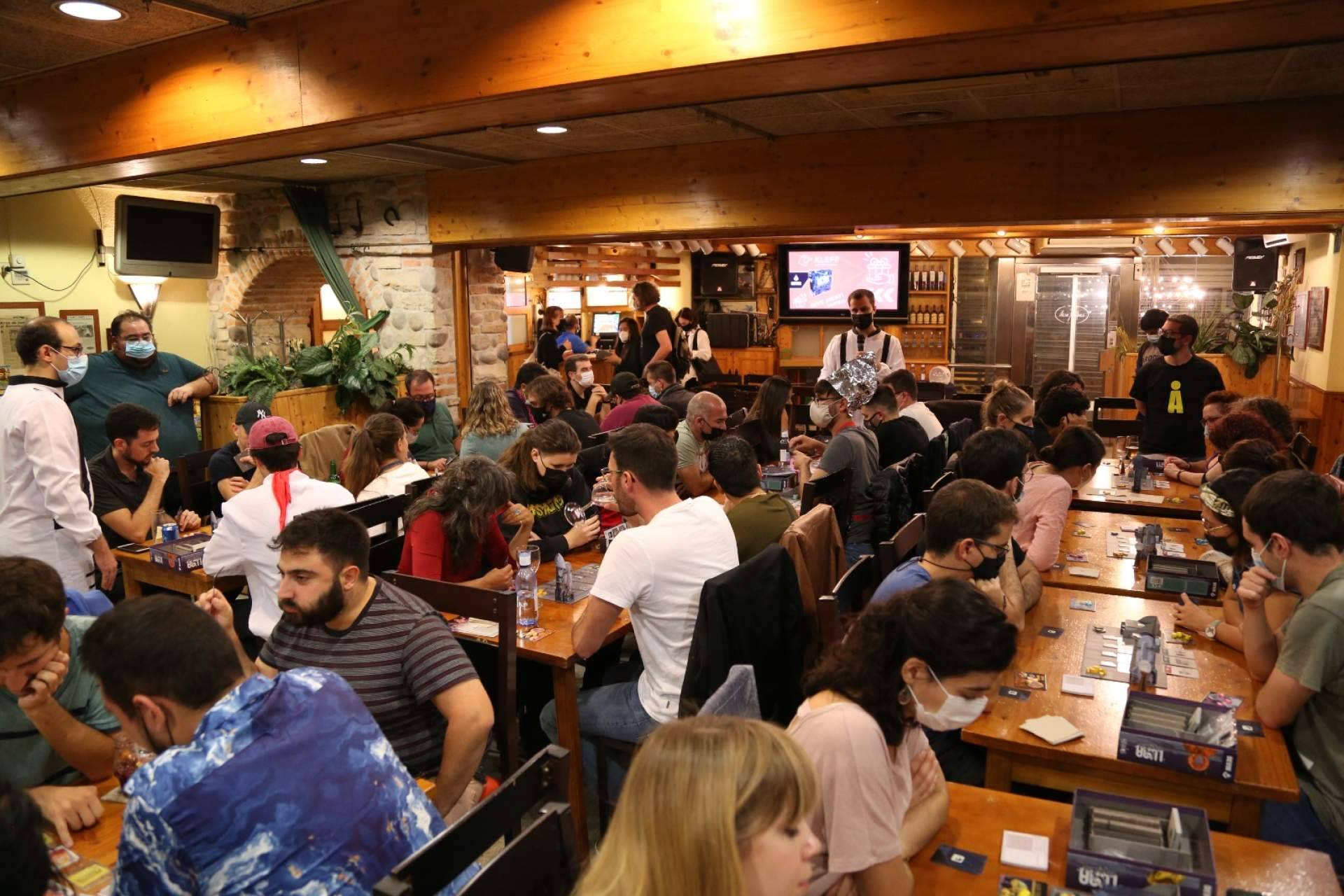 Pasa Tapas, restaurante con amplia capacidad para eventos en el centro de Barcelona
