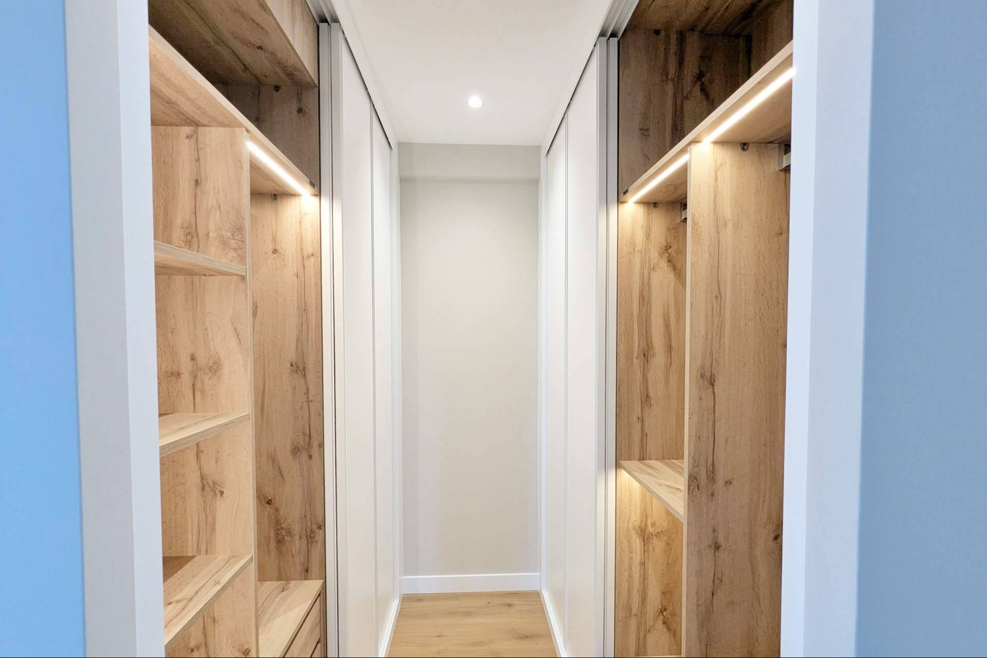 La fabricación de armarios a medida permite optimizar rincones y ganar funcionalidad en el hogar