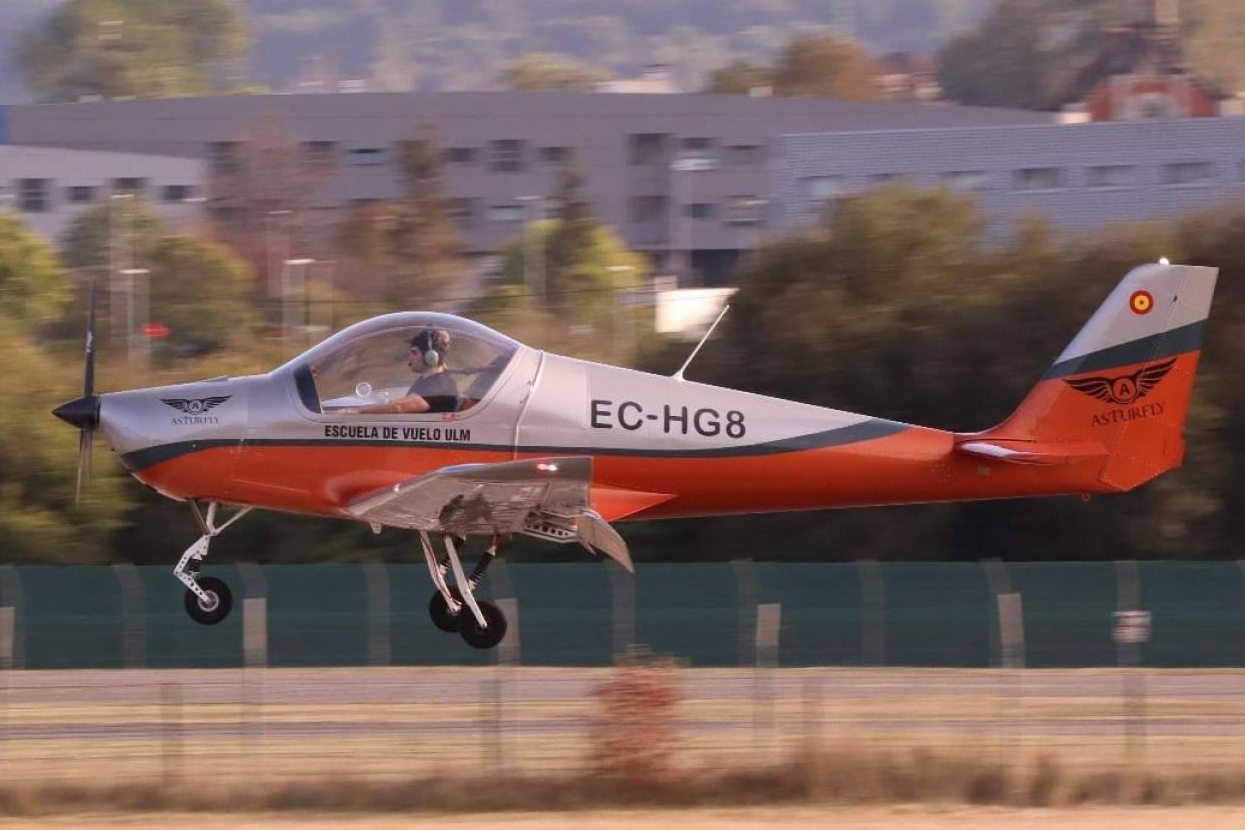 El acceso a la aviación deportiva se consolida en Asturias con el curso de piloto de ultraligero de Asturfly
