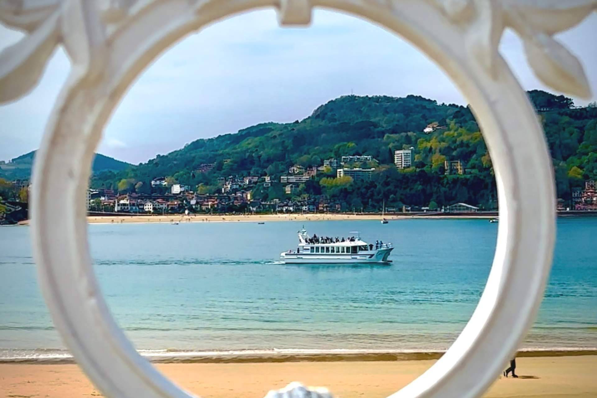 Futuro del turismo; navegación eficiente y silenciosa por la Bahía de La Concha