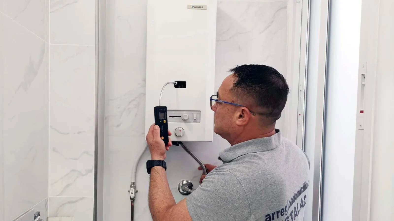 Arreglo a Domicilio refuerza su servicio técnico de calentadores en Tenerife